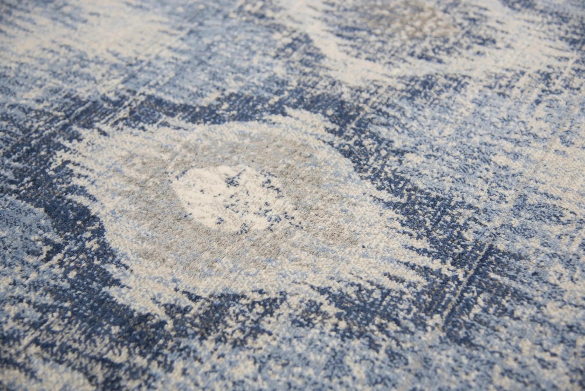 5' X 8' Blue Dark Blue And Gray New Zealand Lambs Wool Ikat Hand Carved Handmade Area Rug Homeroots Home Decor