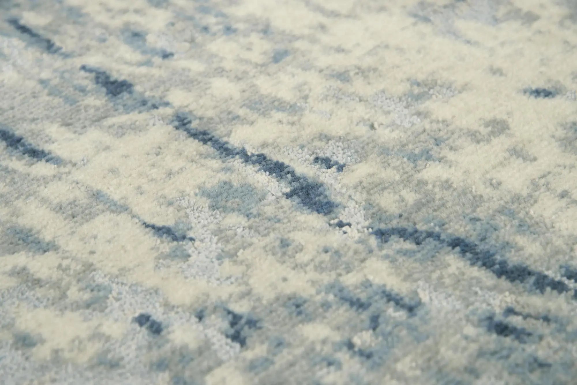 5' X 8' Blue Light Blue Gray And Ivory New Zealand Lambs Wool Abstract Hand Carved Handmade Area Rug Homeroots Home Decor