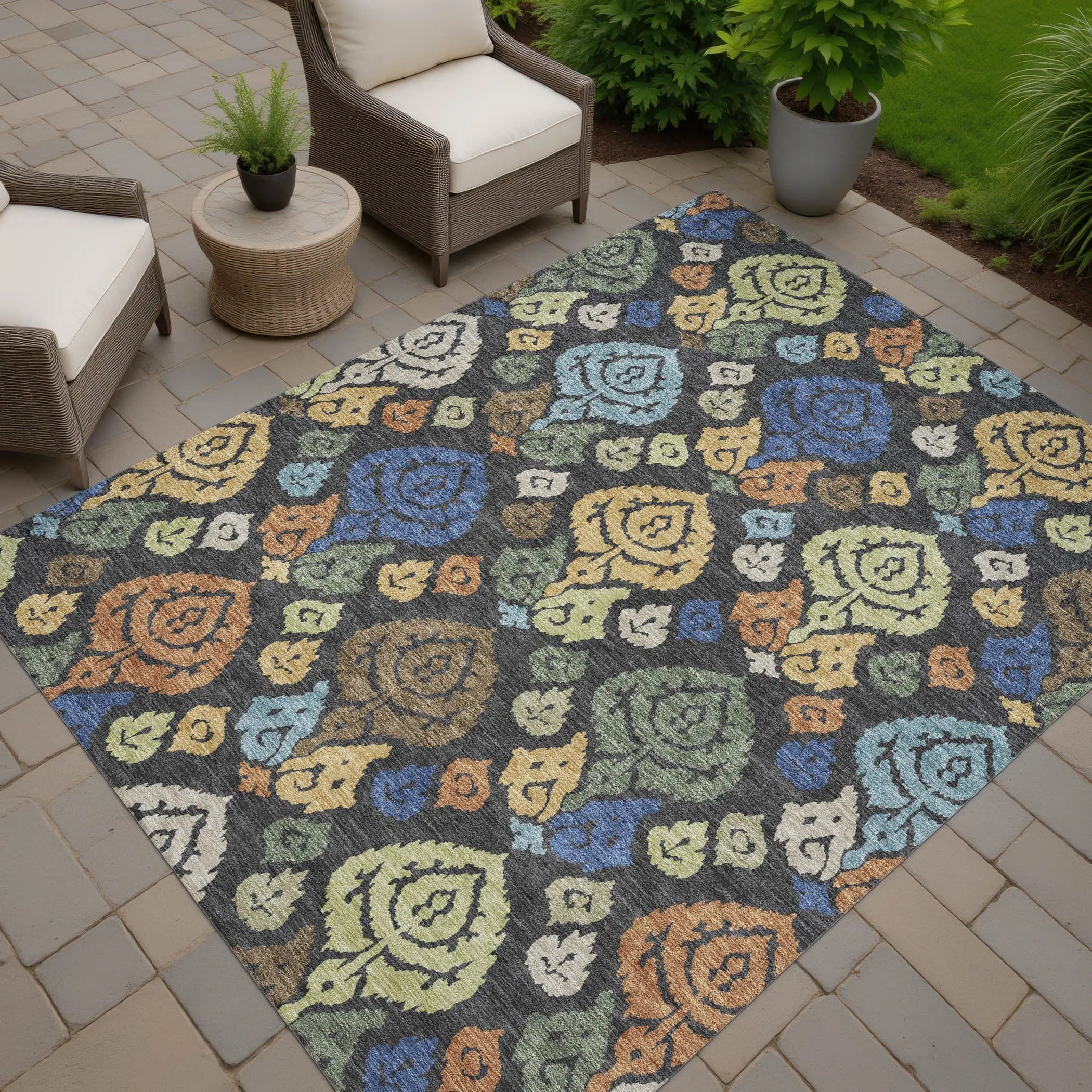 5' X 8' Charcoal And Green Damask Washable Indoor Outdoor Area Rug Homeroots Outdoor