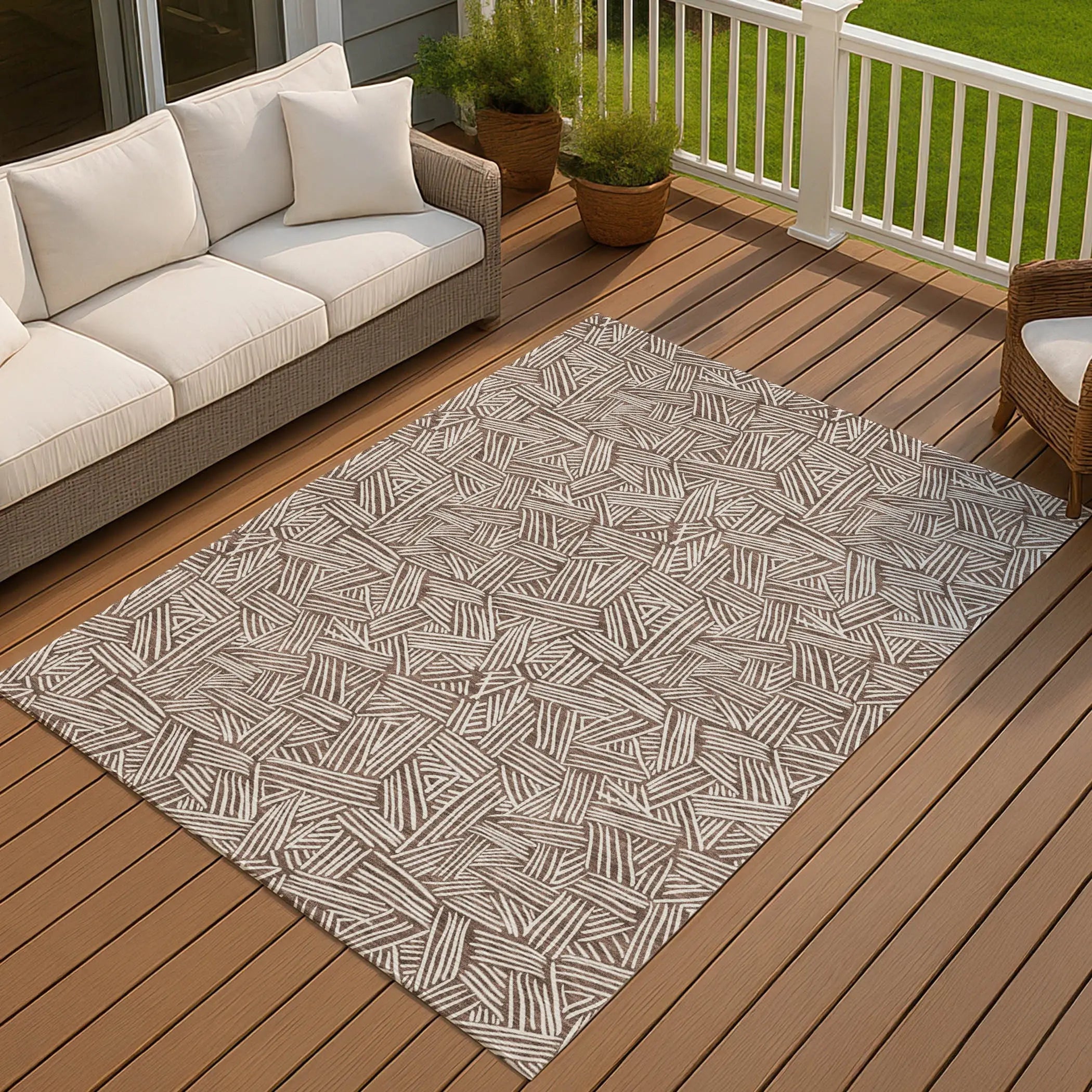 5' X 8' Chocolate And Ivory Geometric Washable Indoor Outdoor Area Rug Homeroots Outdoor