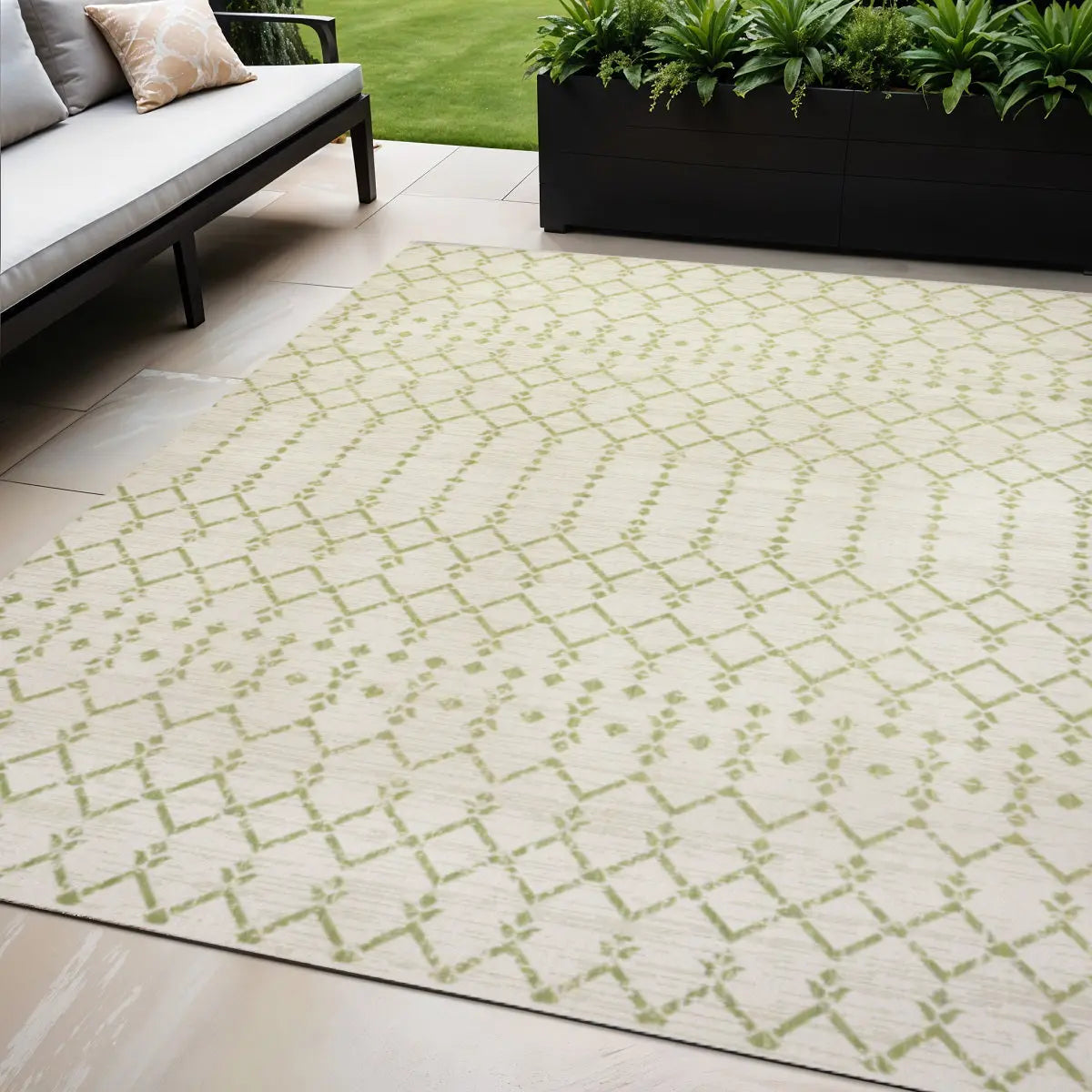 5' X 8' Cream And Green Trellis Indoor Outdoor Area Rug Homeroots Outdoor