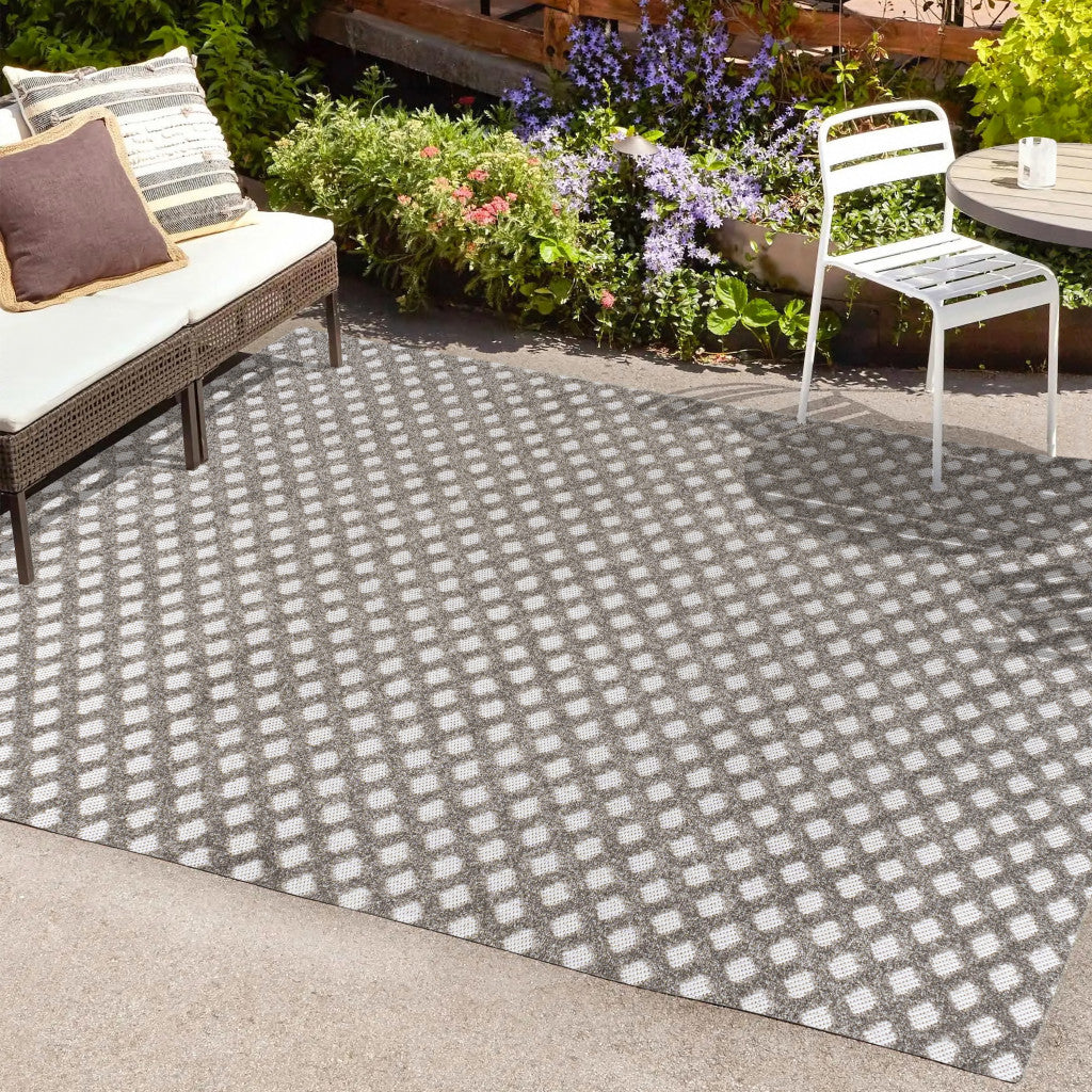 5' X 8' Dark Gray And Ivory Trellis Indoor Outdoor Area Rug - GreatEagleInc