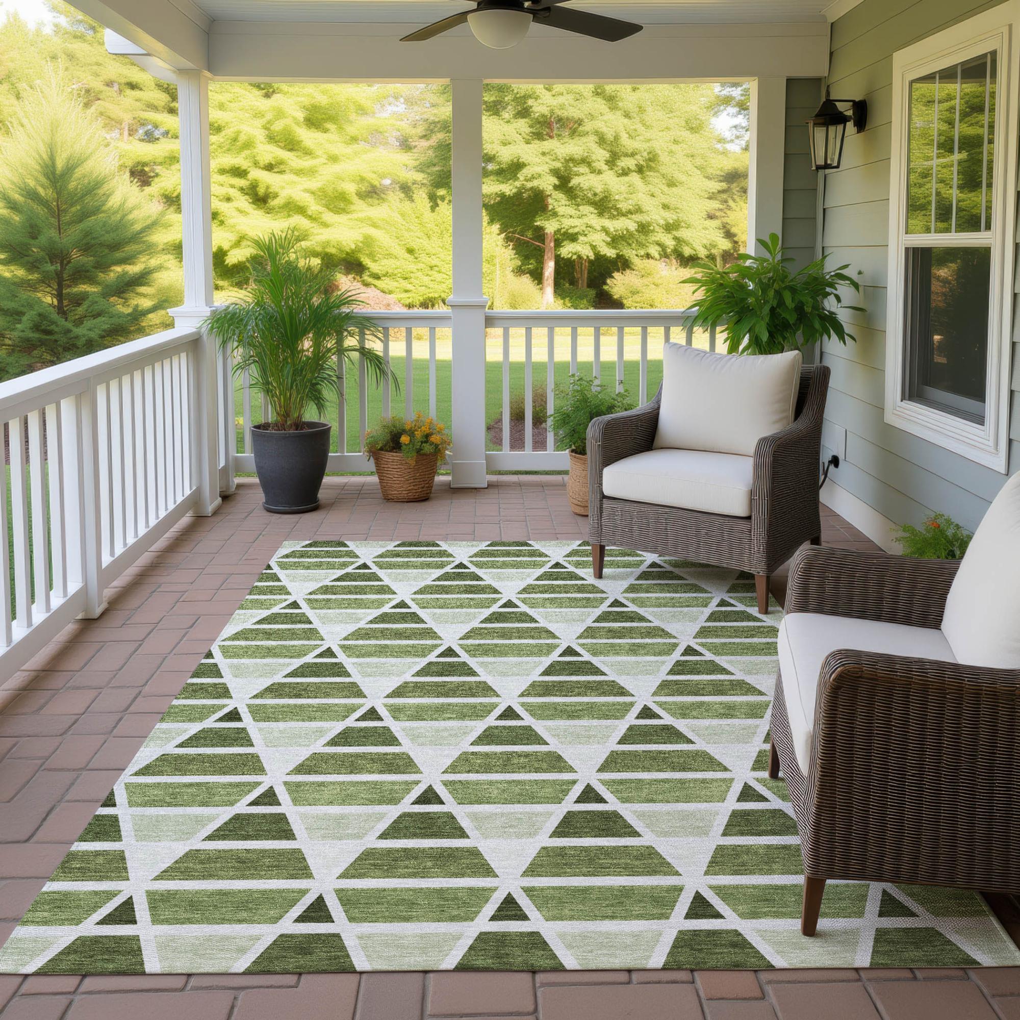 5' X 8' Fern Green And Green Geometric Washable Indoor Outdoor Area Rug Homeroots Outdoor