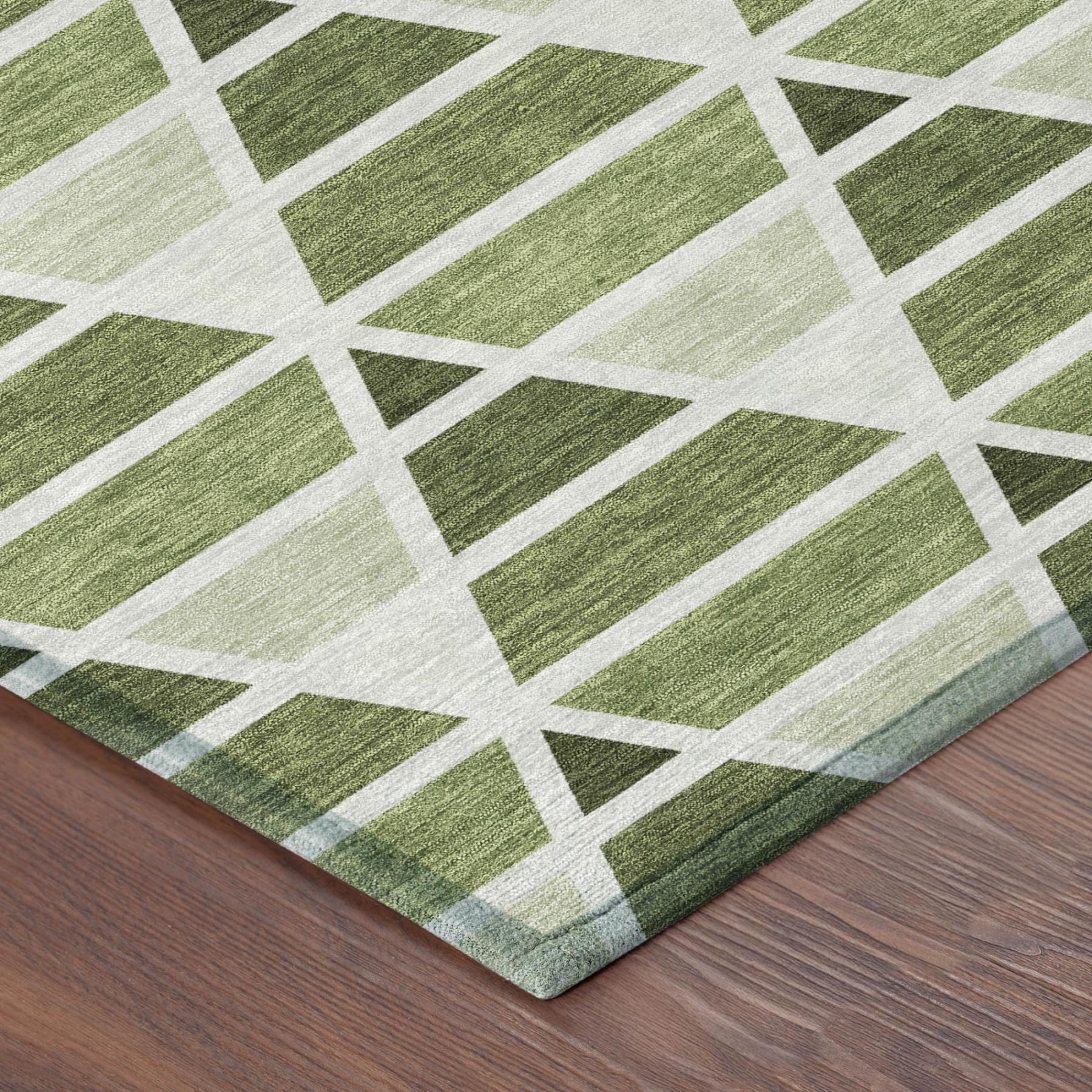 5' X 8' Fern Green And Green Geometric Washable Indoor Outdoor Area Rug Homeroots Outdoor