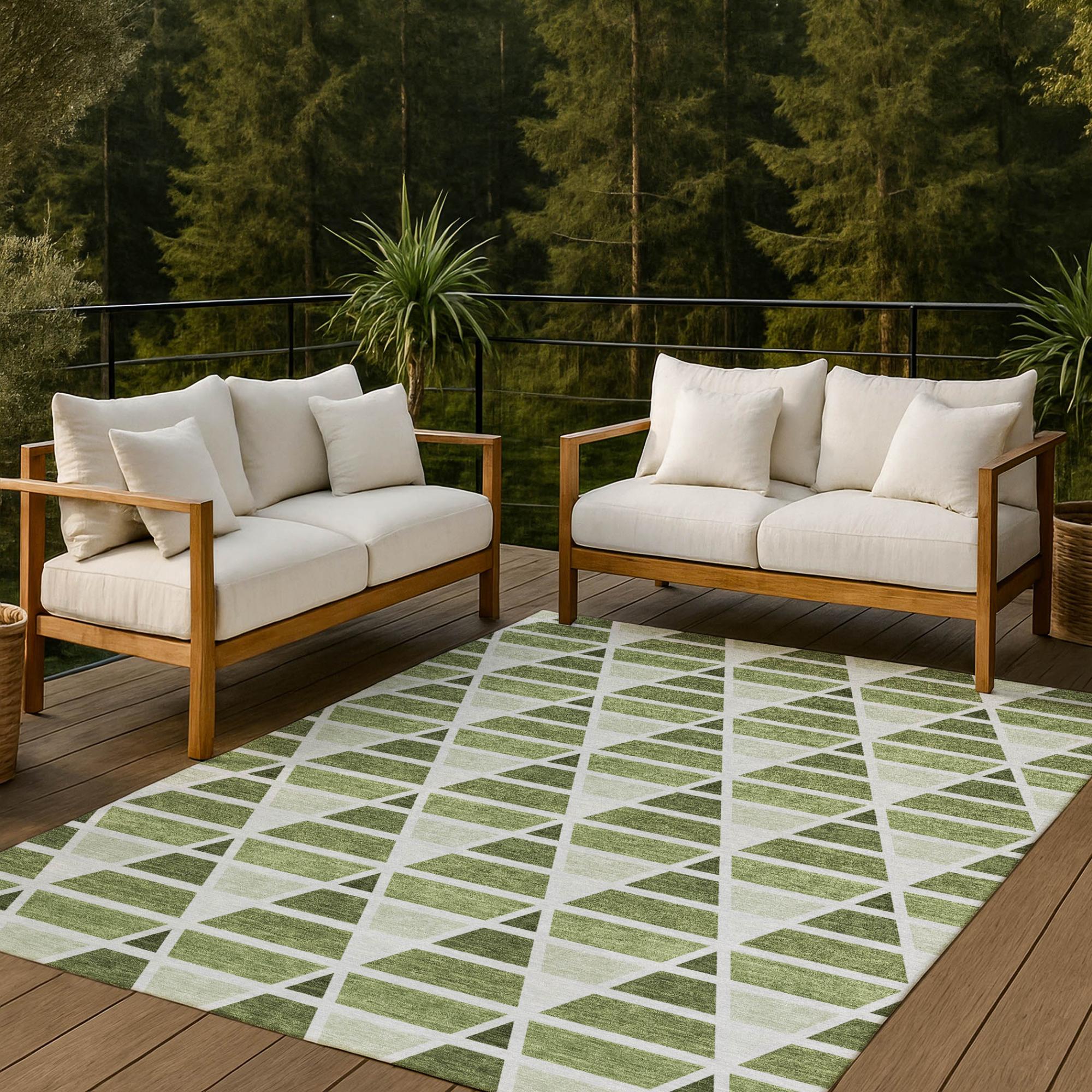 5' X 8' Fern Green And Green Geometric Washable Indoor Outdoor Area Rug Homeroots Outdoor