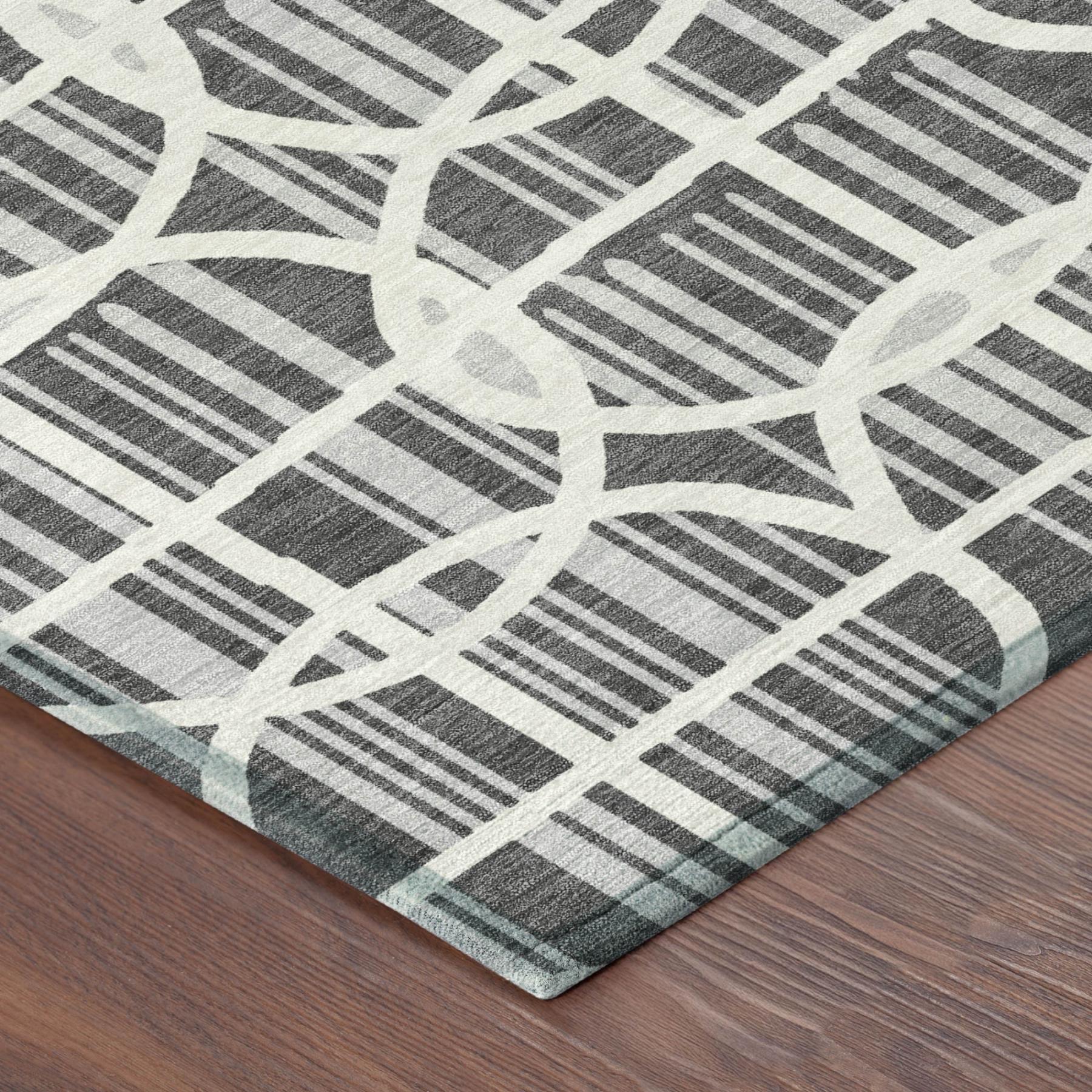 5' X 8' Graphite And Gray Geometric Washable Indoor Outdoor Area Rug Homeroots Outdoor
