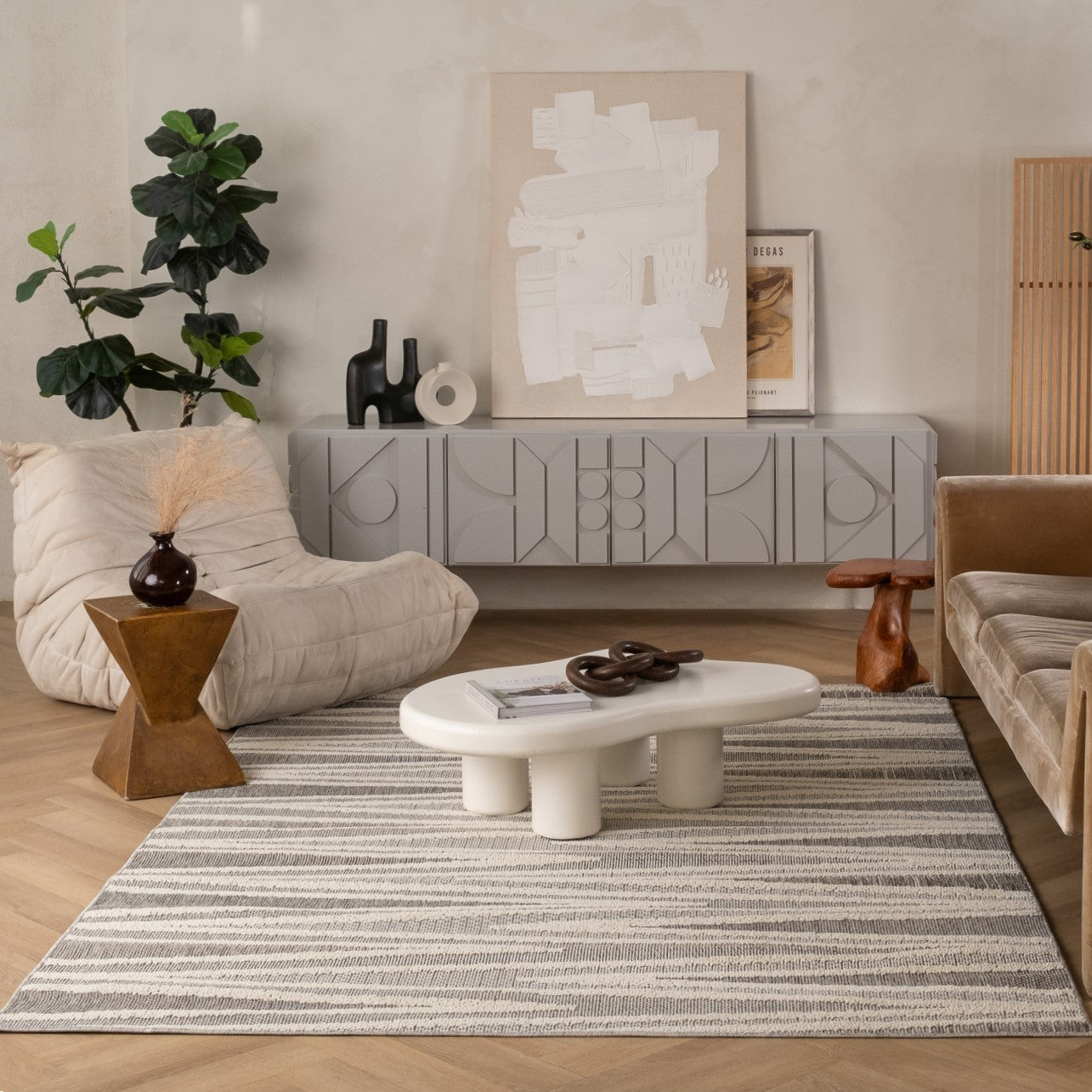 5' X 8' Gray And Beige Abstract Area Rug Homeroots Home Decor