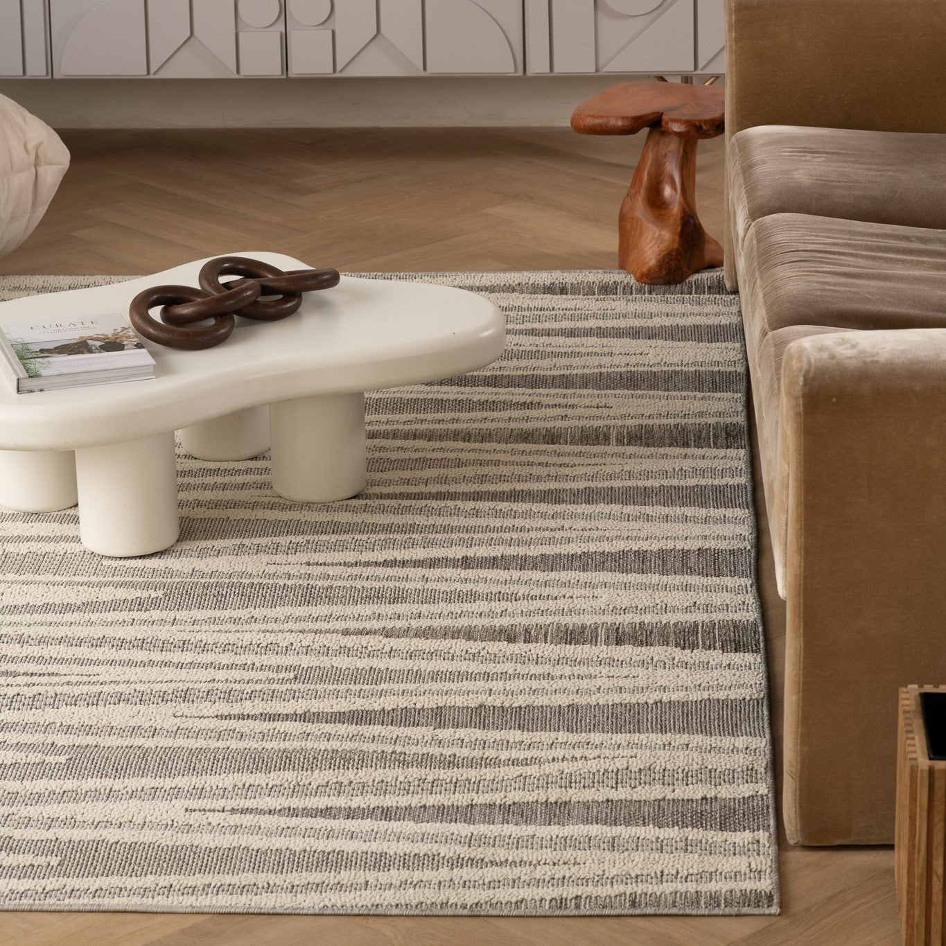 5' X 8' Gray And Beige Abstract Area Rug Homeroots Home Decor