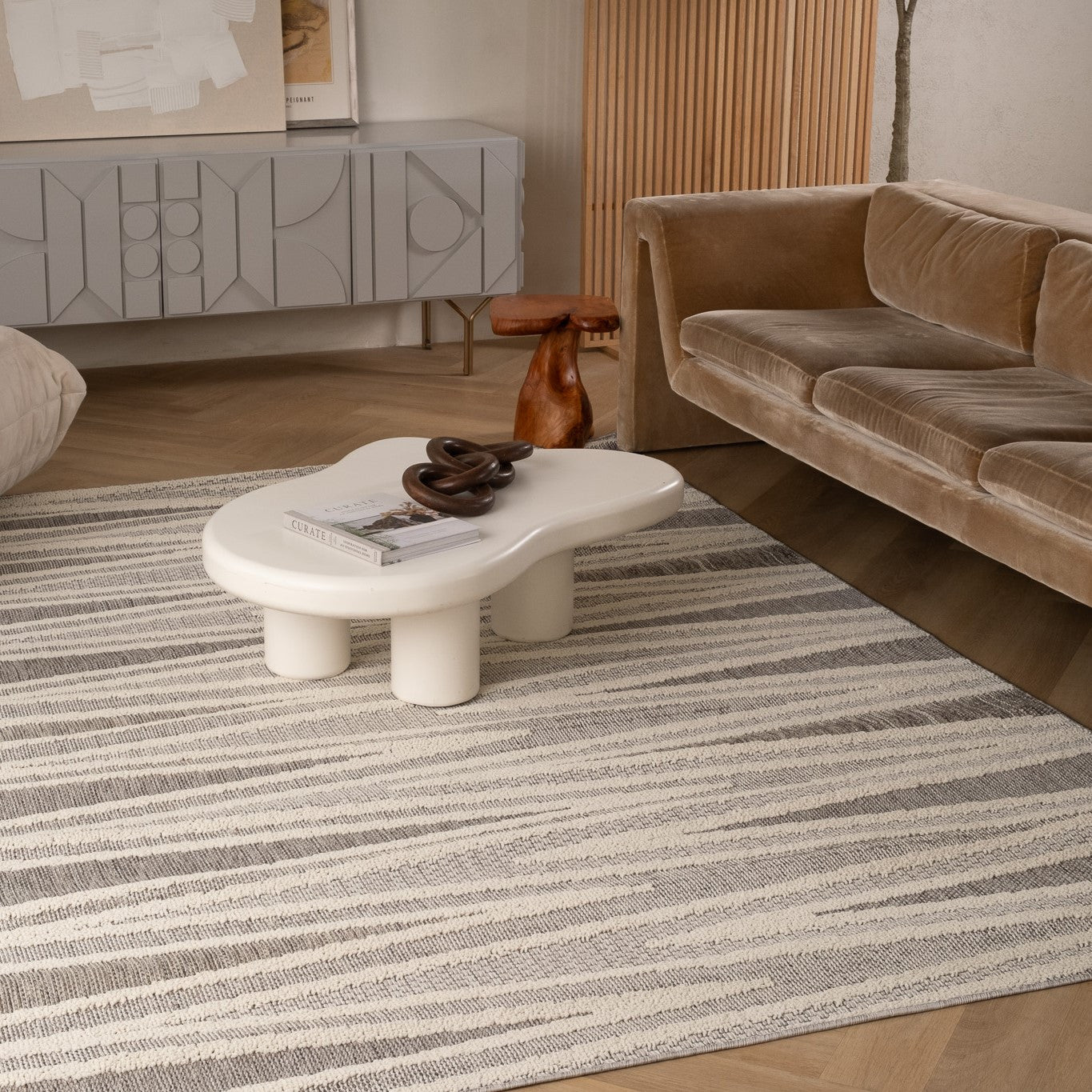 5' X 8' Gray And Beige Abstract Area Rug Homeroots Home Decor