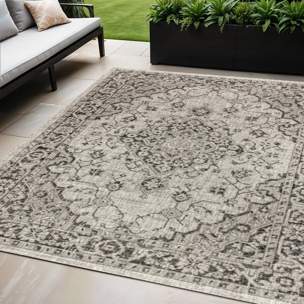 5' X 8' Gray And Black Medallion Indoor Outdoor Area Rug Homeroots Outdoor