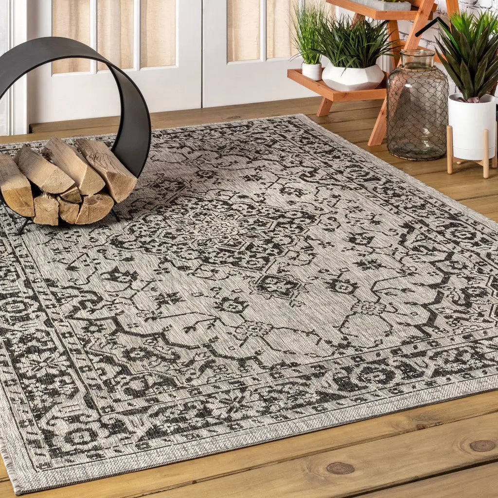 5' X 8' Gray And Black Medallion Indoor Outdoor Area Rug Homeroots Outdoor