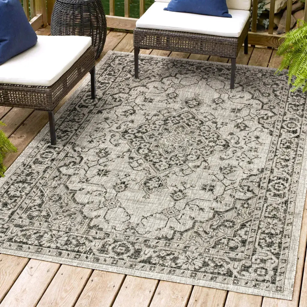 5' X 8' Gray And Black Medallion Indoor Outdoor Area Rug Homeroots Outdoor