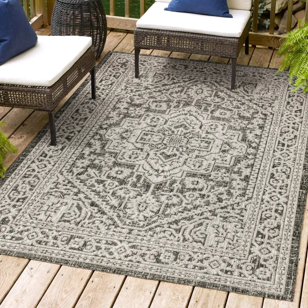 5' X 8' Gray And Black Medallion Indoor Outdoor Area Rug Homeroots Outdoor