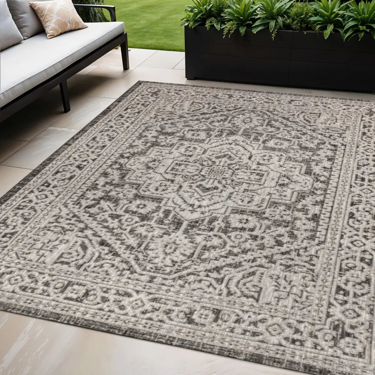 5' X 8' Gray And Black Medallion Indoor Outdoor Area Rug Homeroots Outdoor