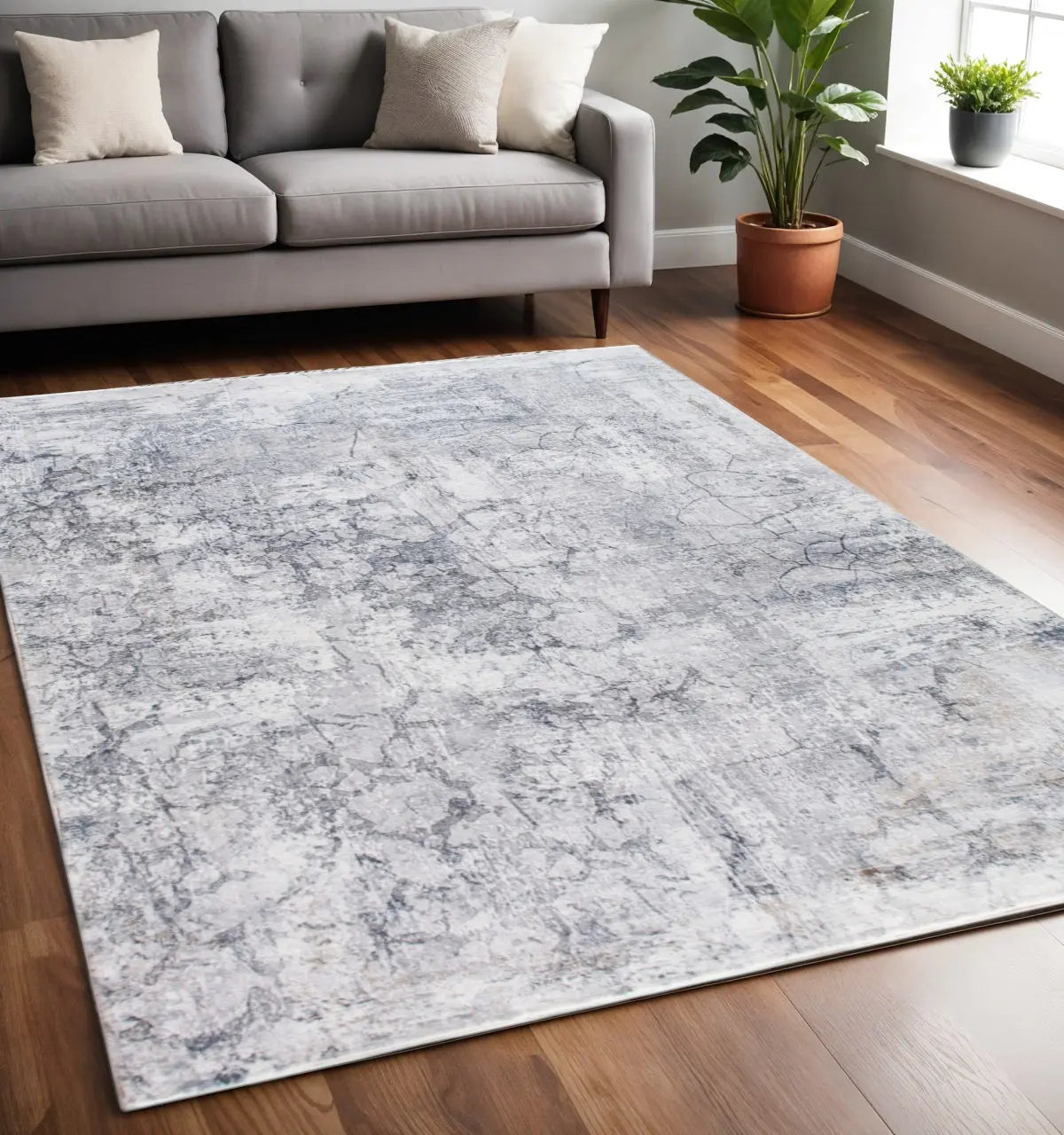 5' X 8' Gray And Ivory Abstract Area Rug Homeroots Home Decor