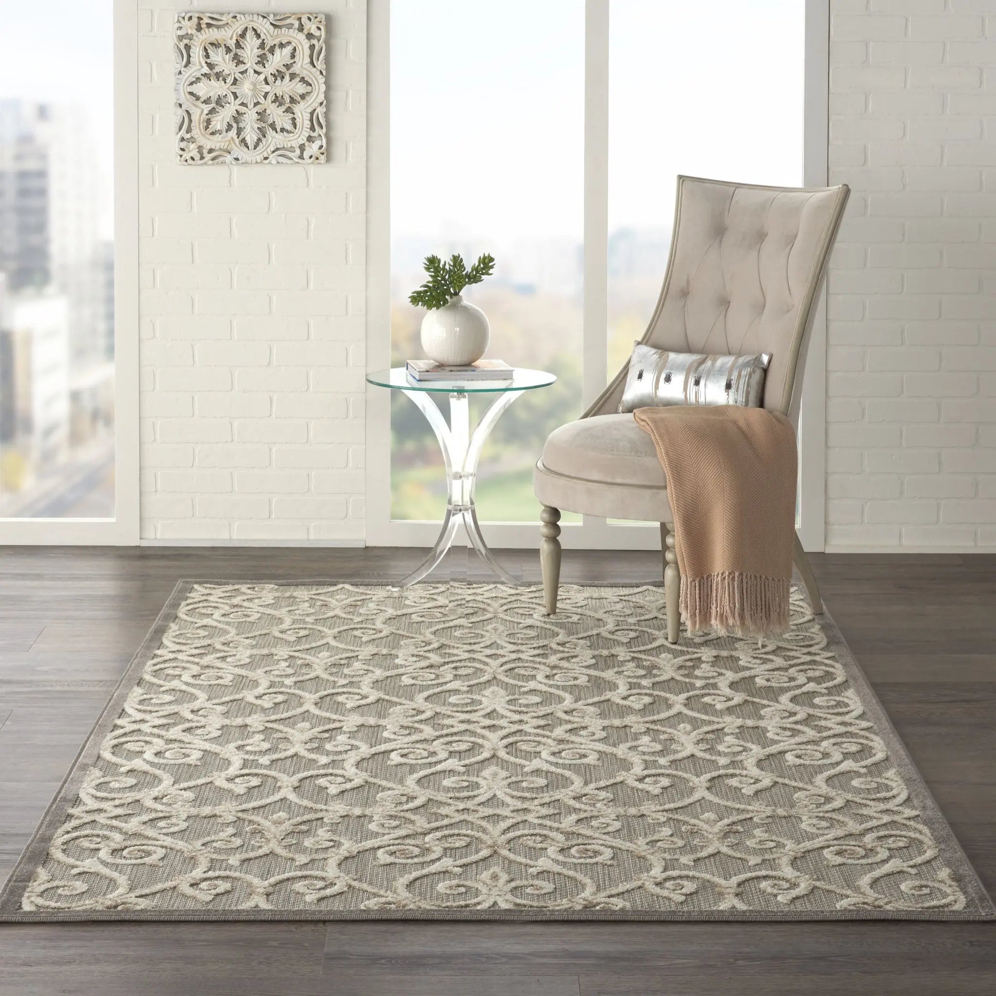 5' X 8' Gray And Ivory Indoor Outdoor Area Rug Homeroots Outdoor