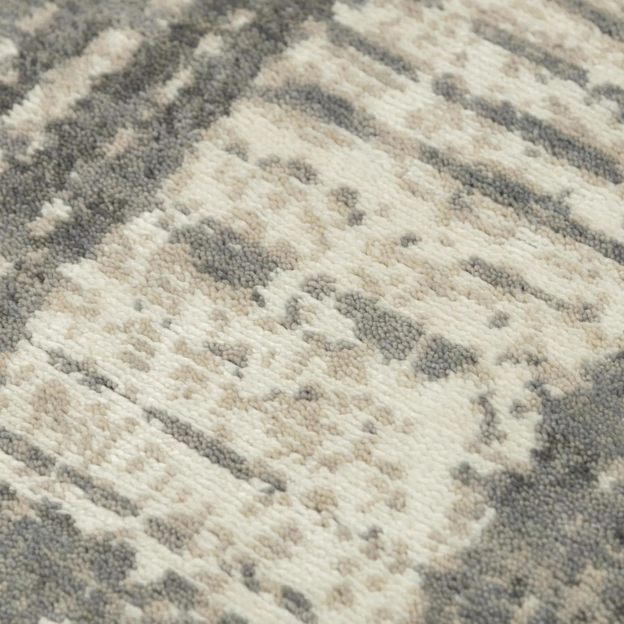 5' X 8' Gray And Light Gray New Zealand Lambs Wool Abstract Hand Carved Handmade Area Rug Homeroots Home Decor
