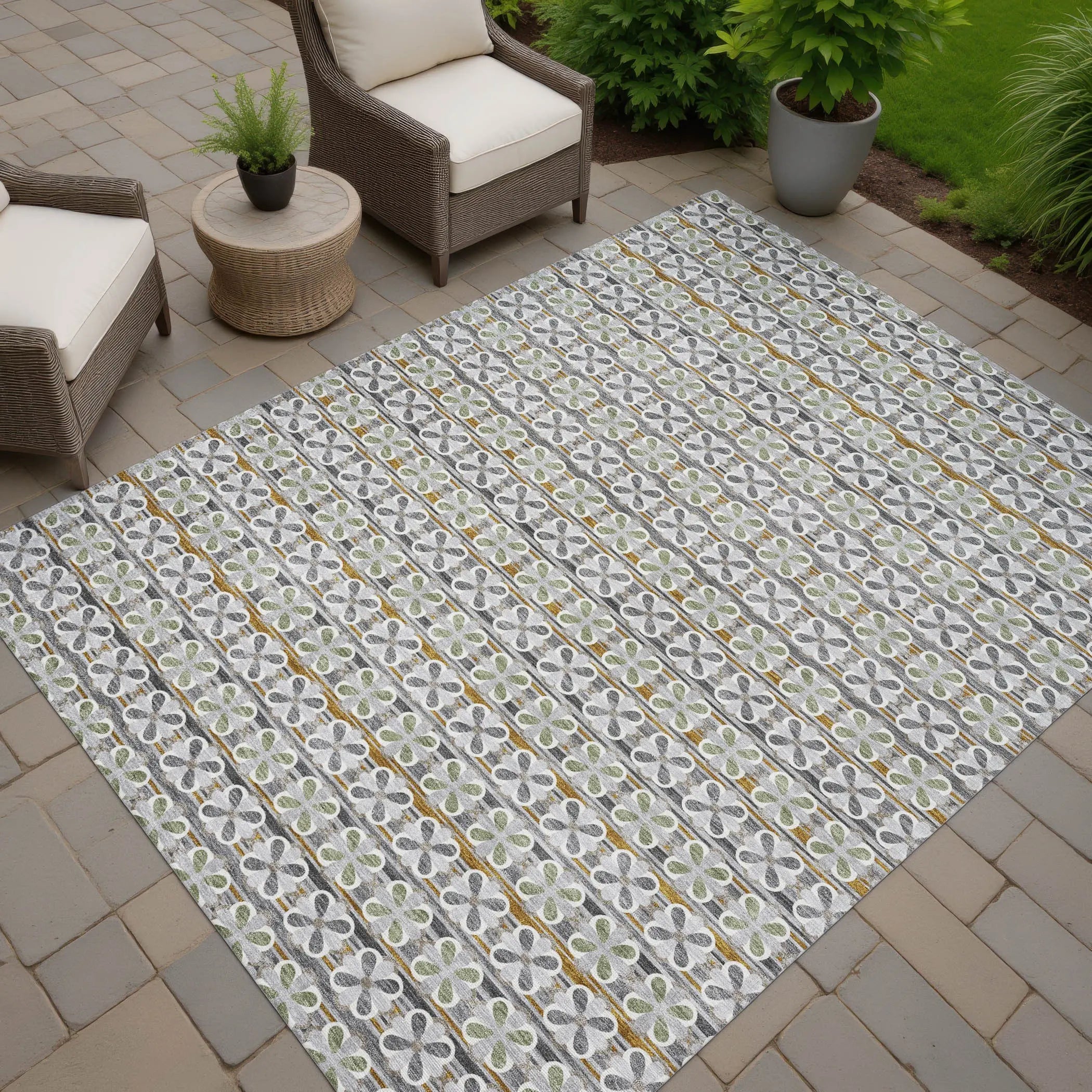 5' X 8' Gray And Pink Striped Washable Indoor Outdoor Area Rug Homeroots Outdoor