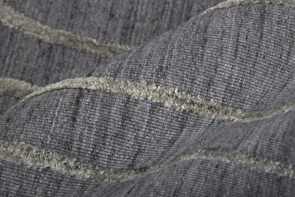 5' X 8' Gray And Silver Hand Woven Area Rug Homeroots Home Decor