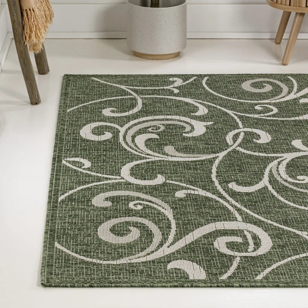 5' X 8' Green And Cream Floral Indoor Outdoor Area Rug Homeroots Outdoor