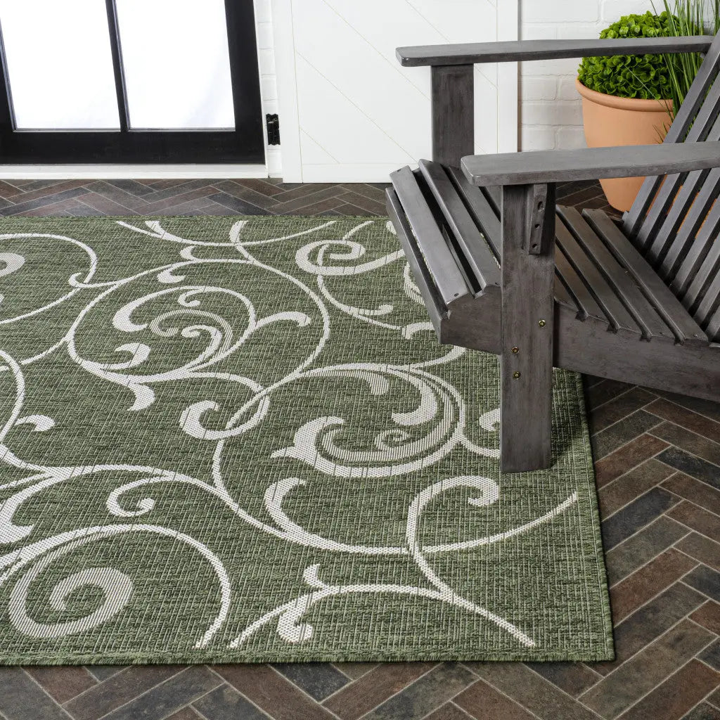 5' X 8' Green And Cream Floral Indoor Outdoor Area Rug Homeroots Outdoor