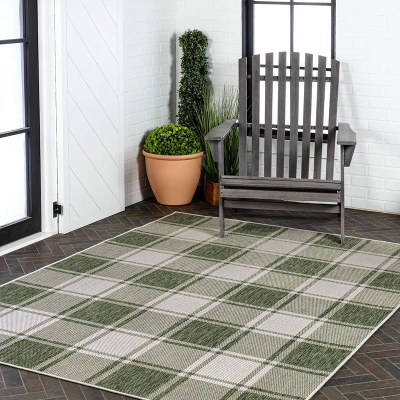 5' X 8' Green And Cream Gingham Indoor Outdoor Area Rug - GreatEagleInc