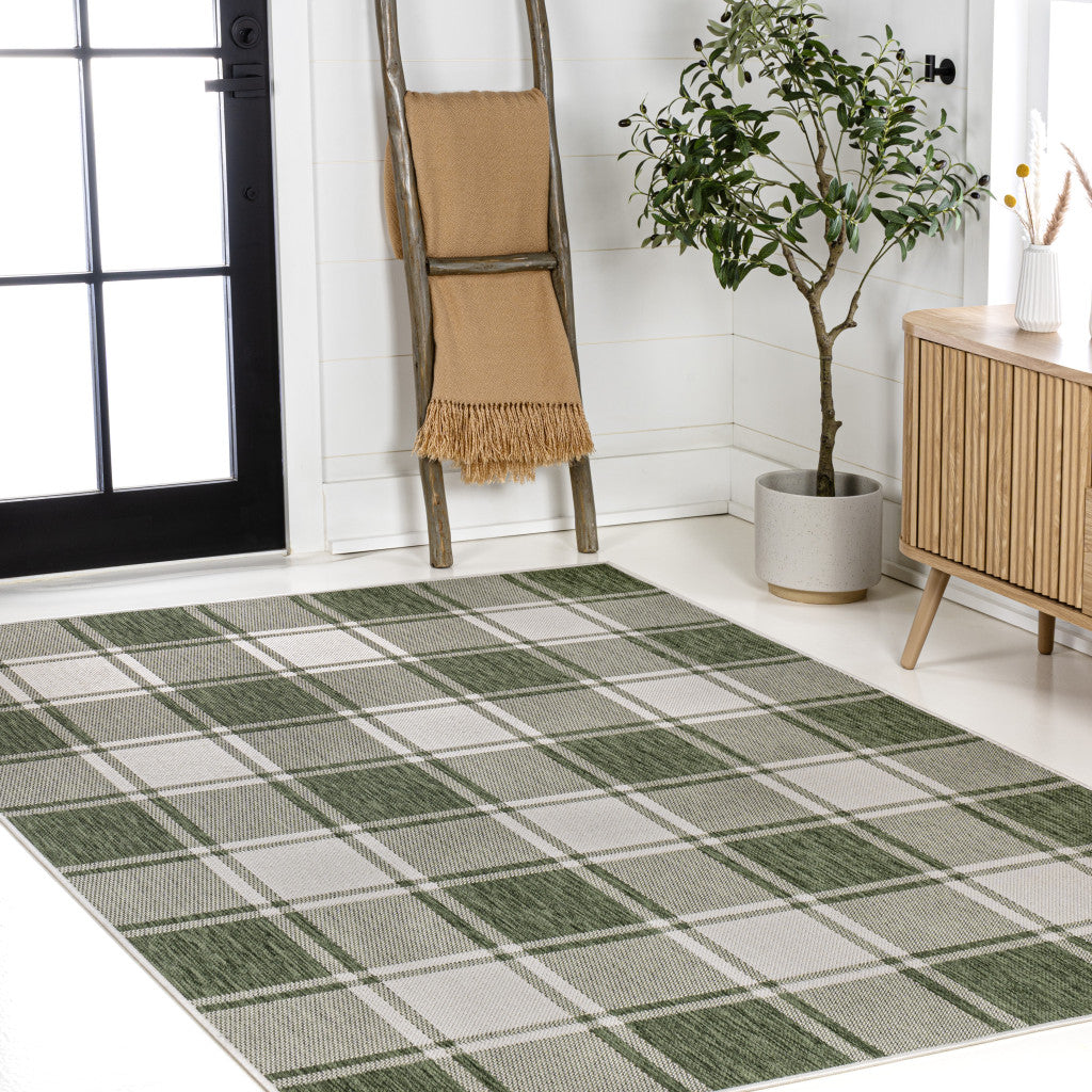 5' X 8' Green And Cream Gingham Indoor Outdoor Area Rug - GreatEagleInc