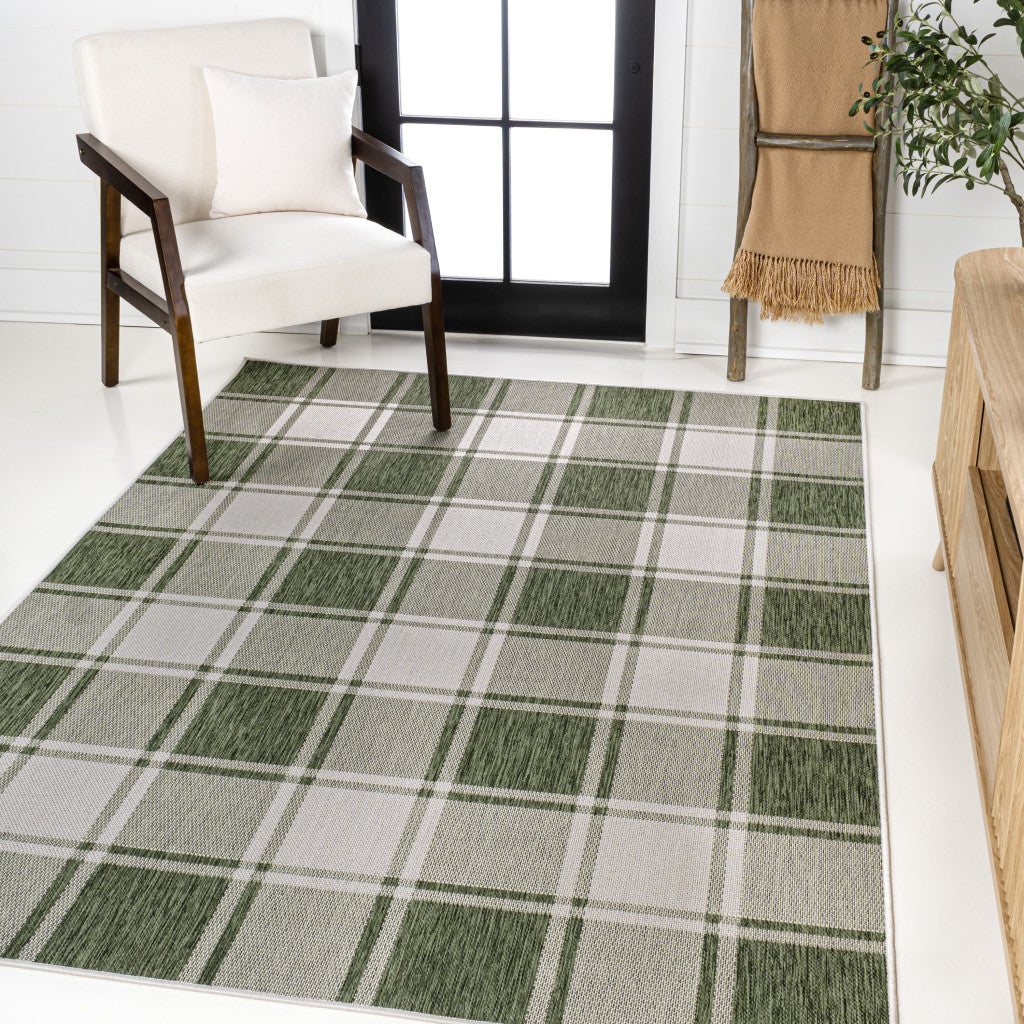 5' X 8' Green And Cream Gingham Indoor Outdoor Area Rug - GreatEagleInc