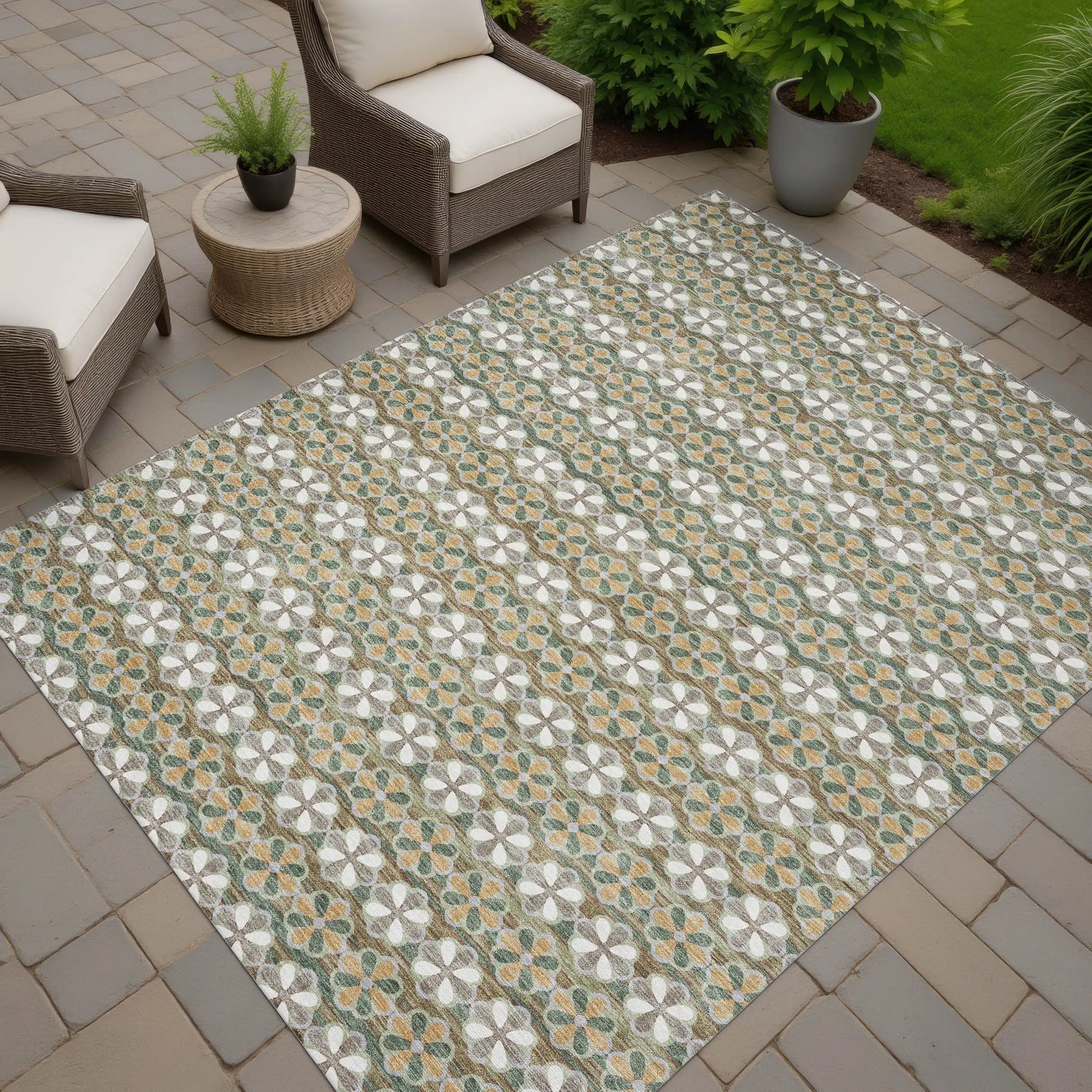 5' X 8' Green And Cream Striped Washable Indoor Outdoor Area Rug Homeroots Outdoor