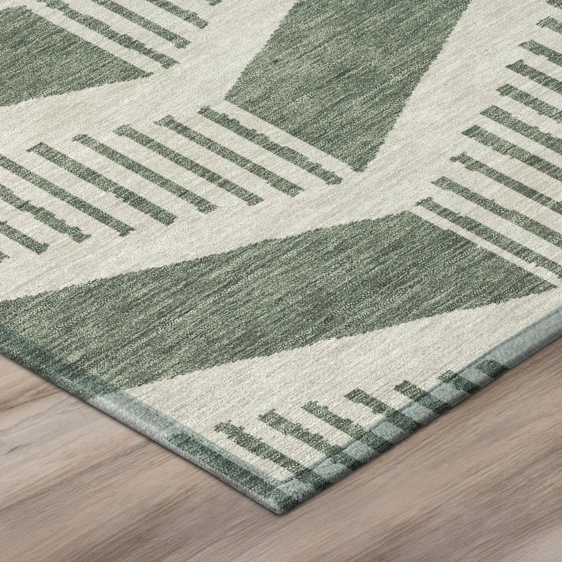 5' X 8' Green And Ivory Geometric Washable Indoor Outdoor Area Rug Homeroots Outdoor