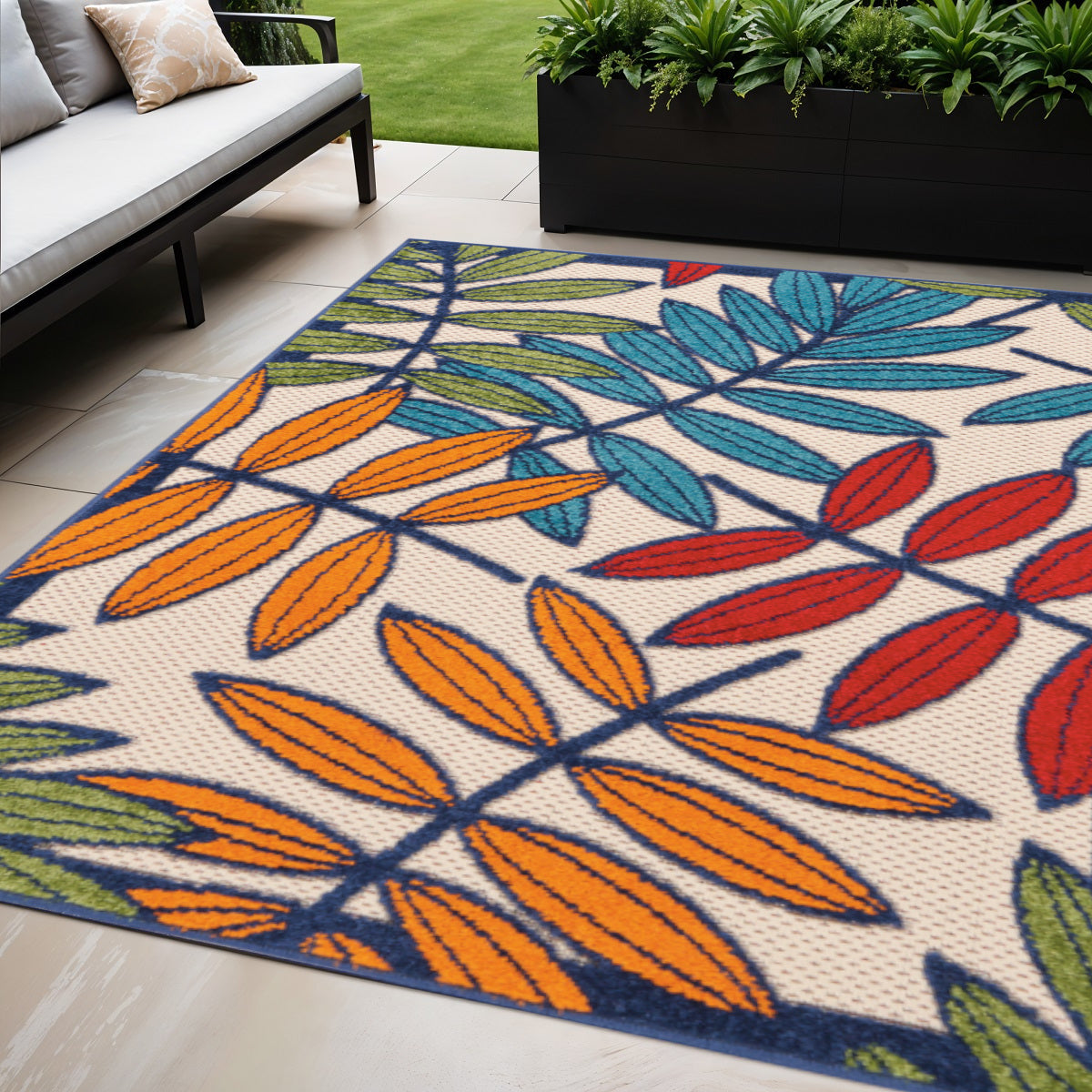 5' X 8' Ivory And Blue Floral Indoor Outdoor Area Rug - GreatEagleInc