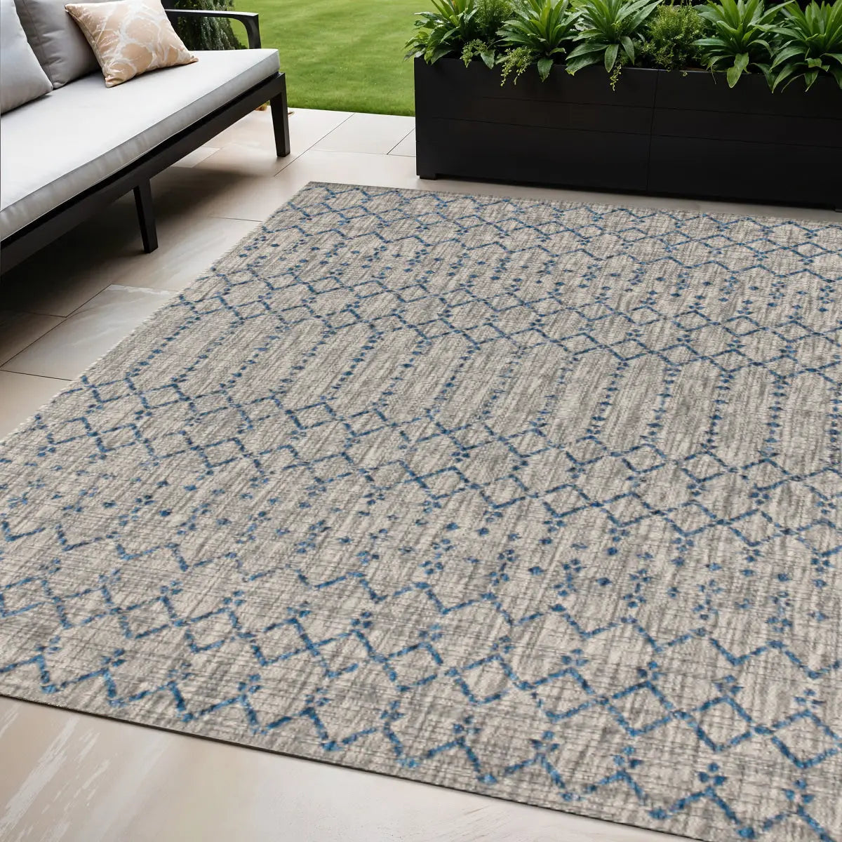 5' X 8' Light Gray And Navy Blue Trellis Indoor Outdoor Area Rug Homeroots Outdoor