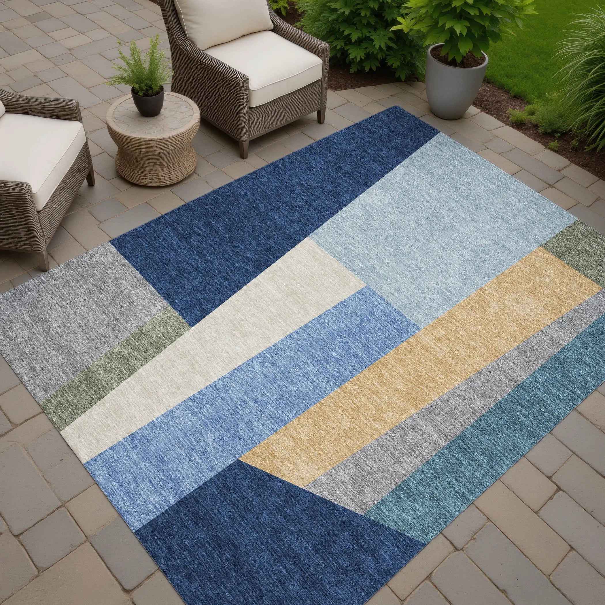 5' X 8' Navy Blue And Blue Geometric Washable Indoor Outdoor Area Rug Homeroots Outdoor