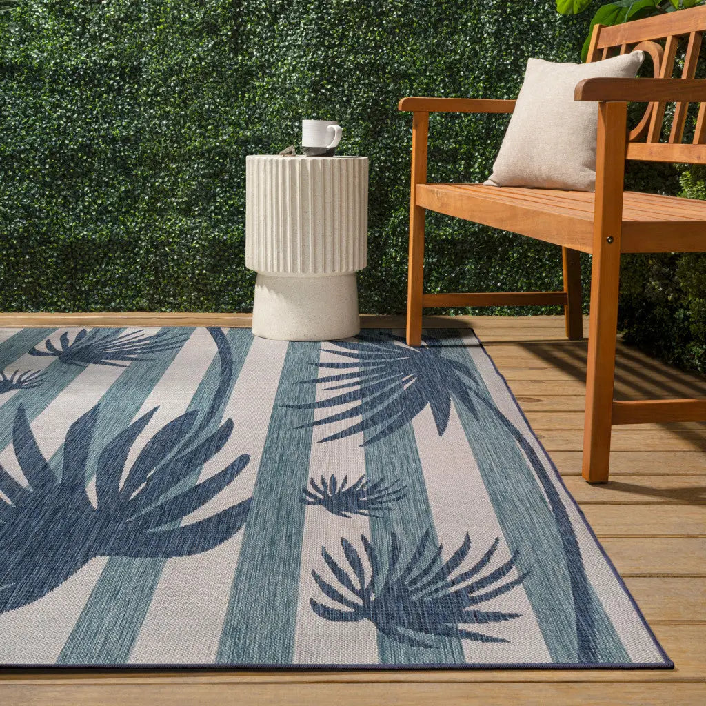 5' X 8' Navy Blue And Cream Floral Indoor Outdoor Area Rug Homeroots Outdoor