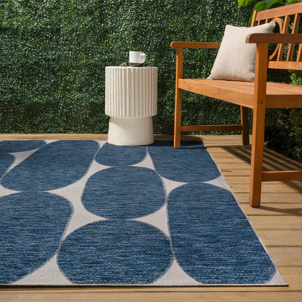5' X 8' Navy Blue And Cream Geometric Indoor Outdoor Area Rug Homeroots Outdoor