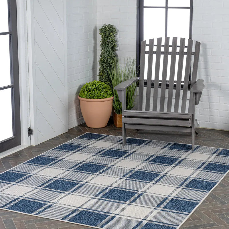 5' X 8' Navy Blue And Cream Gingham Indoor Outdoor Area Rug - GreatEagleInc