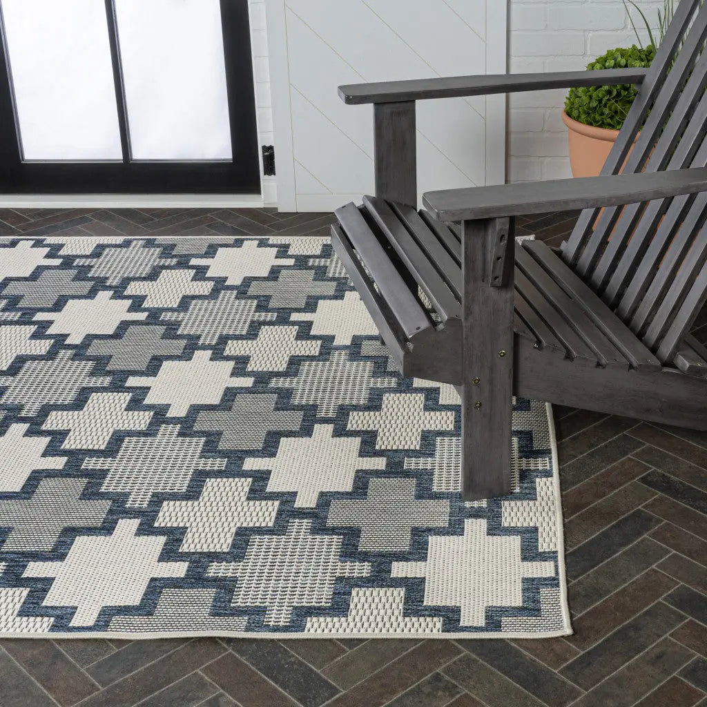 5' X 8' Navy Blue And Cream Trellis Indoor Outdoor Area Rug Homeroots Outdoor