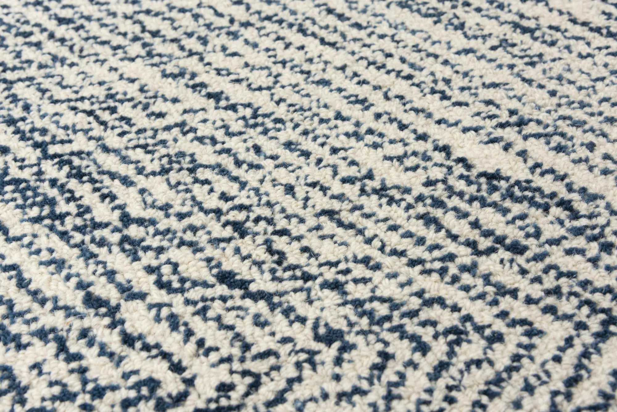 5' X 8' Navy Blue And Ivory Wool Chevron Hand Tufted Area Rug Homeroots Home Decor
