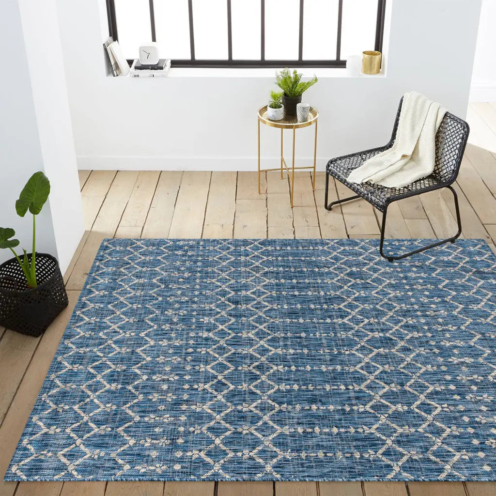 5' X 8' Navy Blue And Light Gray Trellis Indoor Outdoor Area Rug Homeroots Outdoor