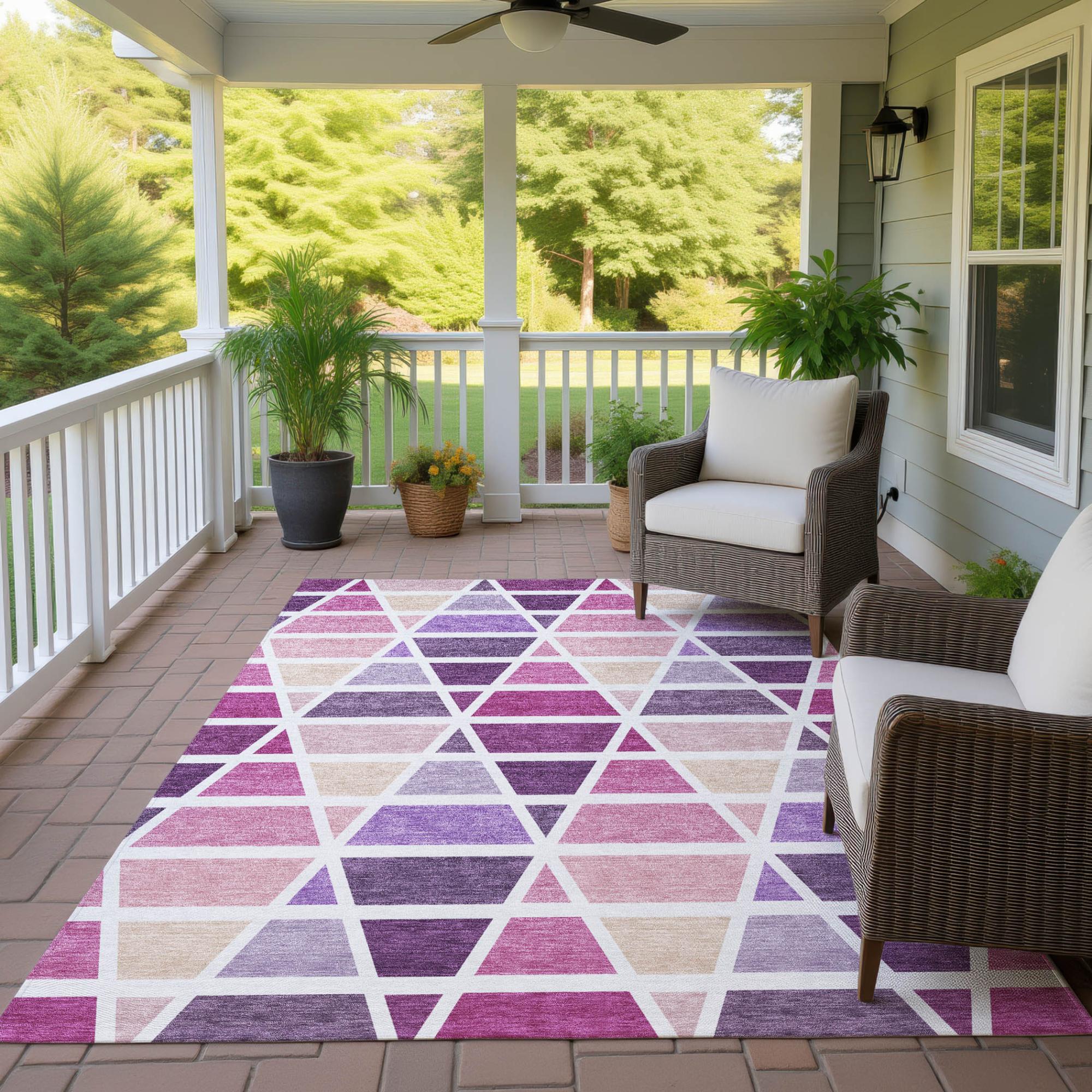 5' X 8' Pink And White Geometric Washable Indoor Outdoor Area Rug Homeroots Outdoor