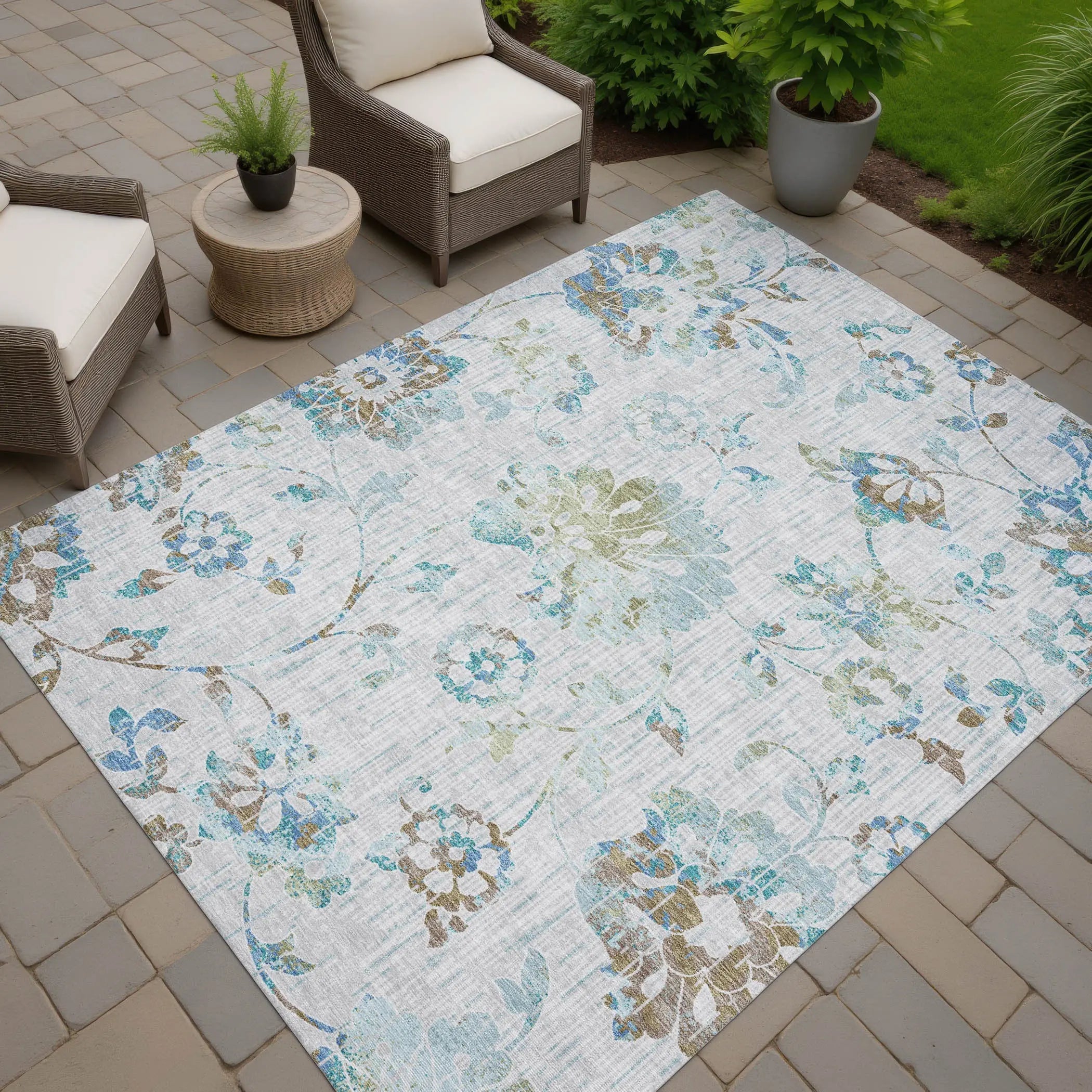 5' X 8' Silver And Gray Floral Washable Indoor Outdoor Area Rug Homeroots Outdoor