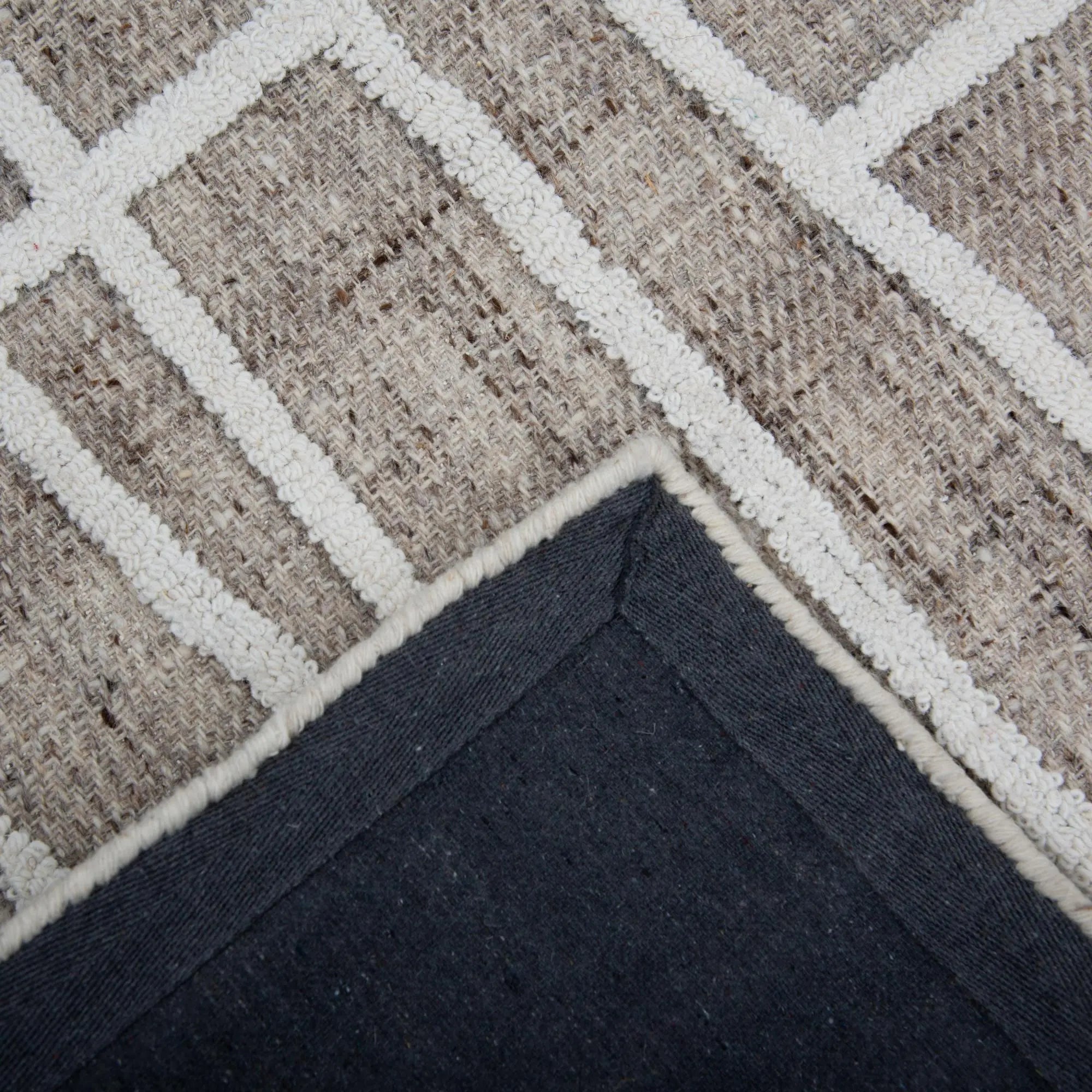 5' X 8' Tan And Ivory Wool Abstract Hand Tufted Area Rug Homeroots Home Decor