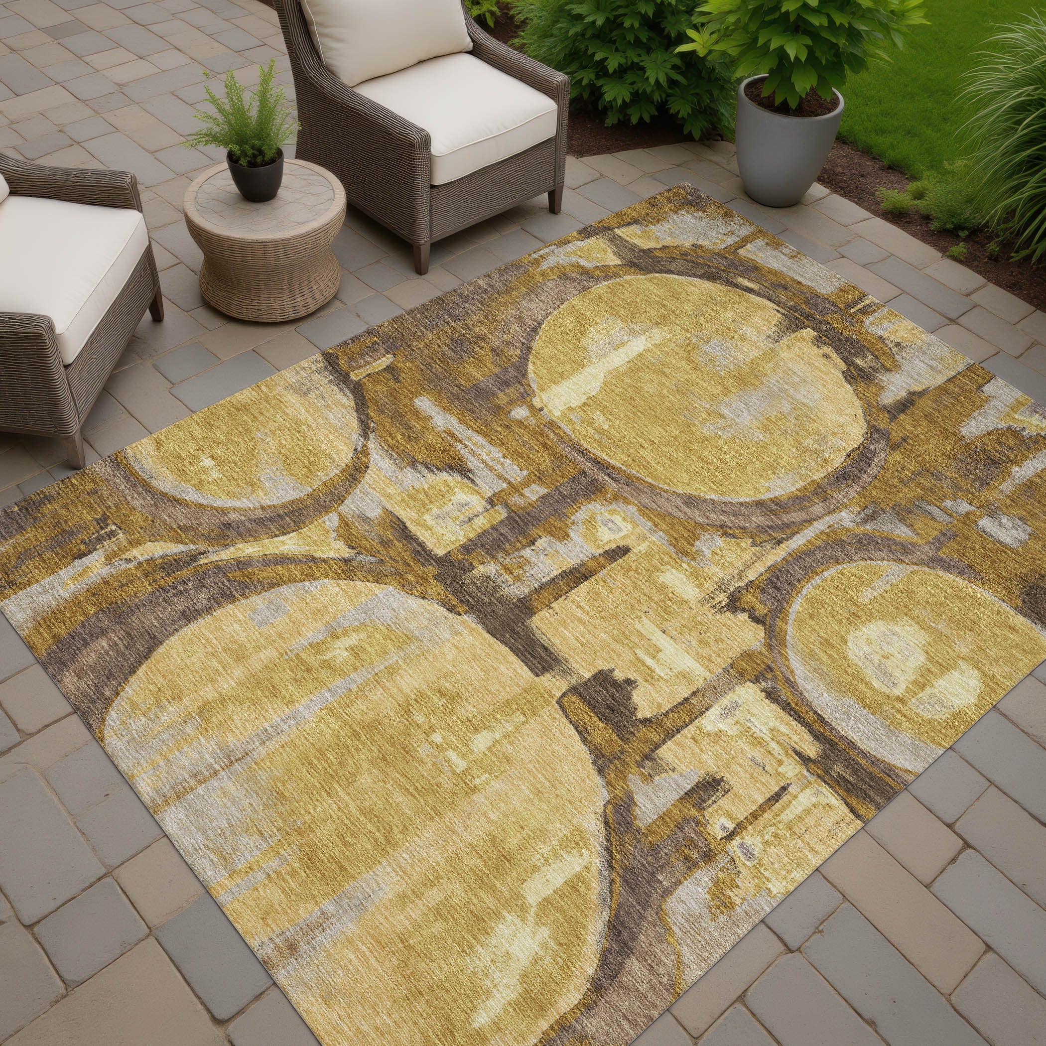 5' X 8' Walnut And Gold Abstract Washable Indoor Outdoor Area Rug Homeroots Outdoor