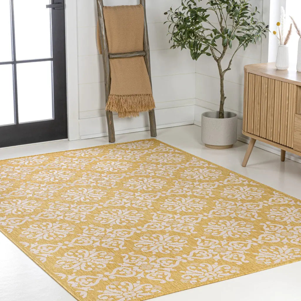 5' X 8' Yellow And Cream Floral Indoor Outdoor Area Rug Homeroots Outdoor