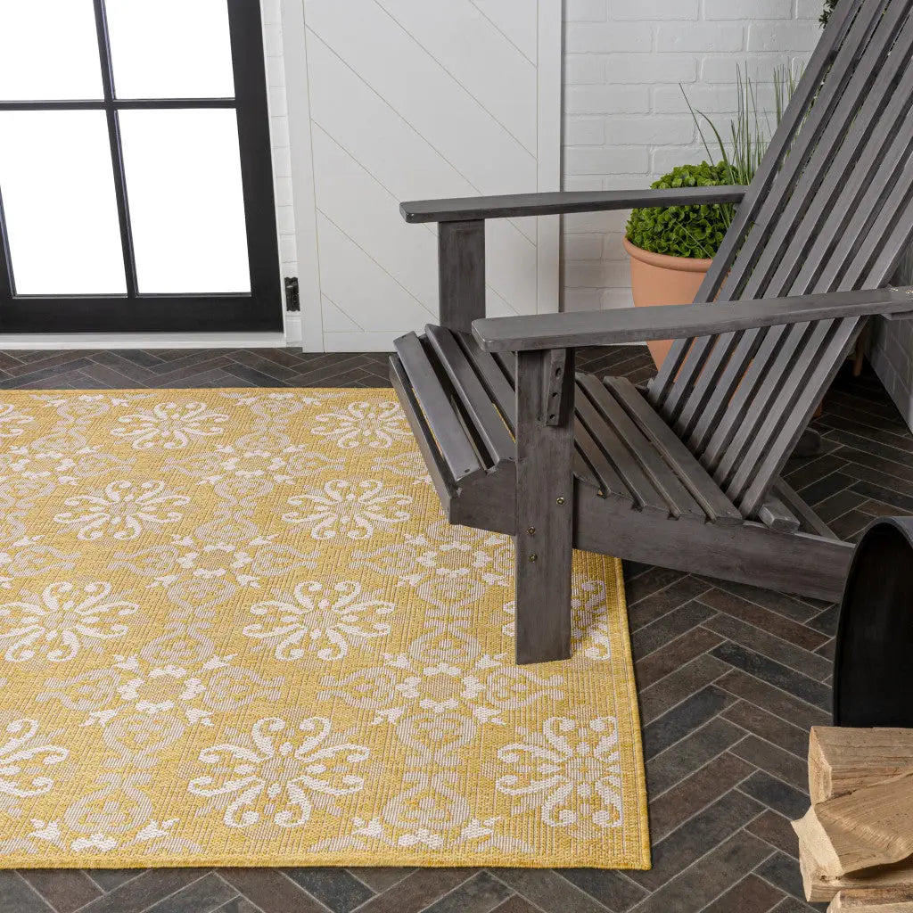 5' X 8' Yellow And Cream Floral Indoor Outdoor Area Rug Homeroots Outdoor