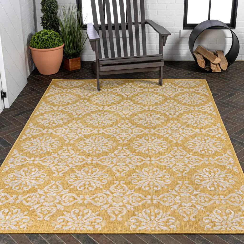 5' X 8' Yellow And Cream Floral Indoor Outdoor Area Rug Homeroots Outdoor