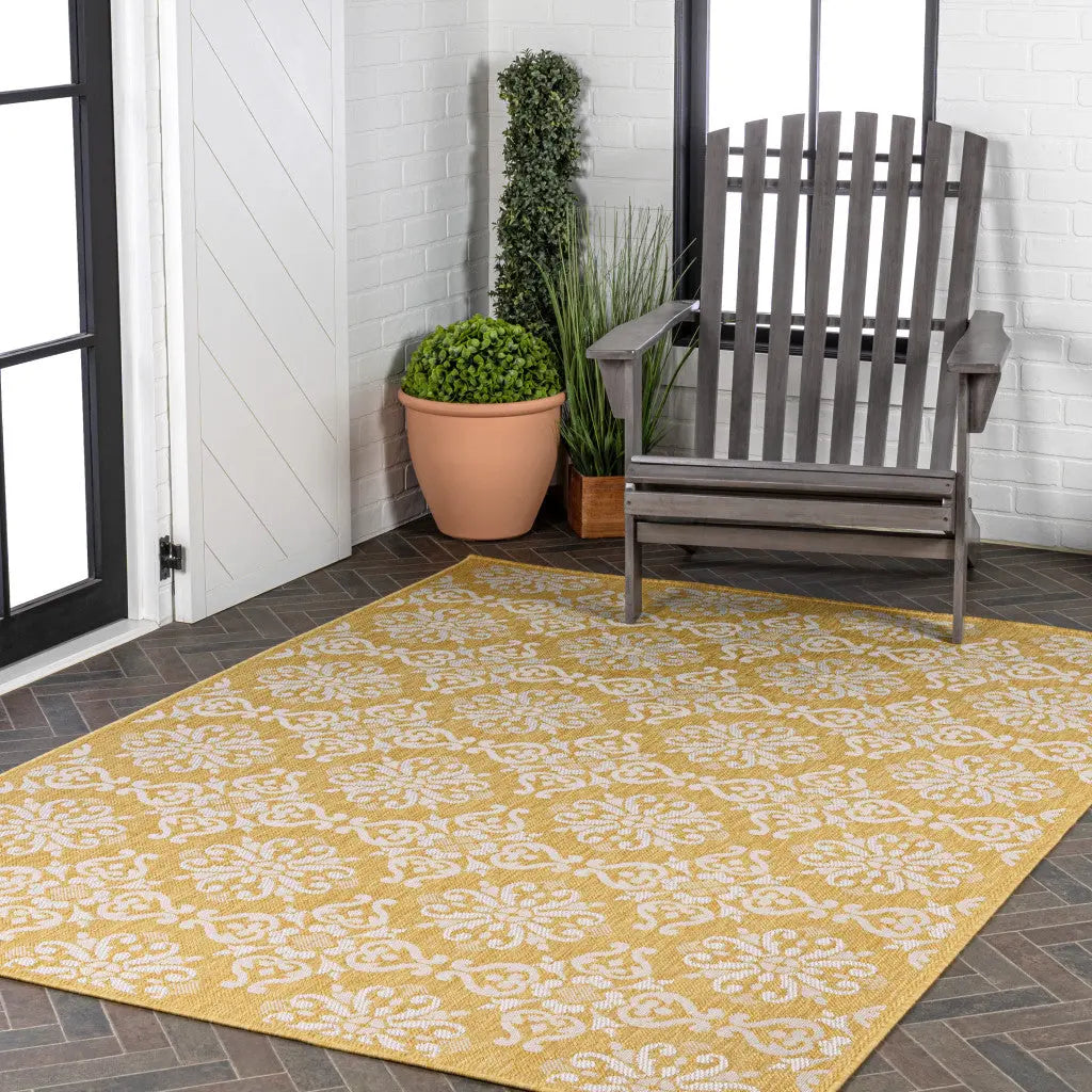 5' X 8' Yellow And Cream Floral Indoor Outdoor Area Rug Homeroots Outdoor