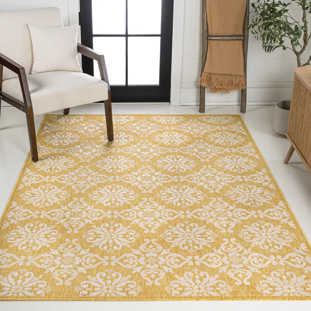 5' X 8' Yellow And Cream Floral Indoor Outdoor Area Rug Homeroots Outdoor