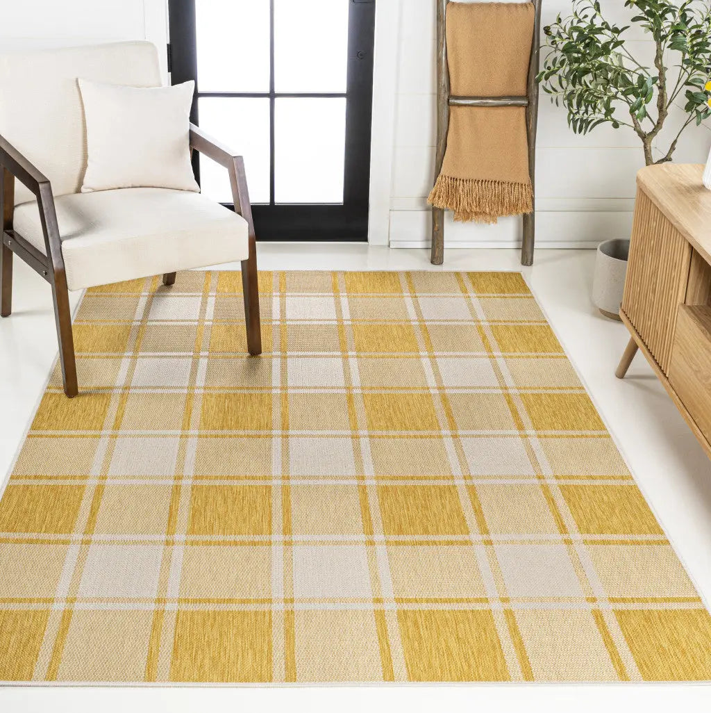 5' X 8' Yellow And Cream Gingham Indoor Outdoor Area Rug Homeroots Outdoor