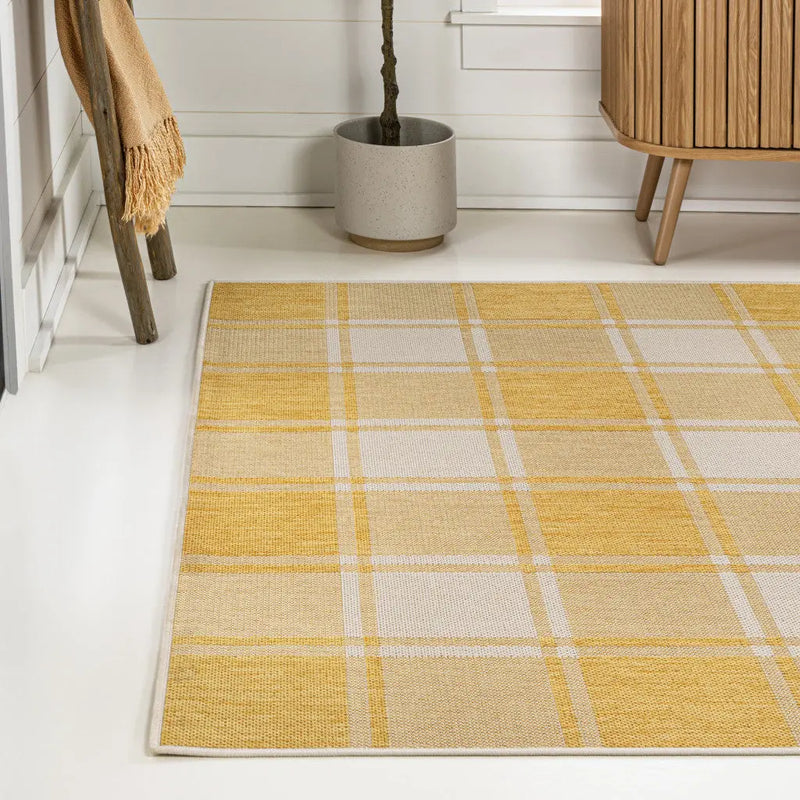 5' X 8' Yellow And Cream Gingham Indoor Outdoor Area Rug Homeroots Outdoor